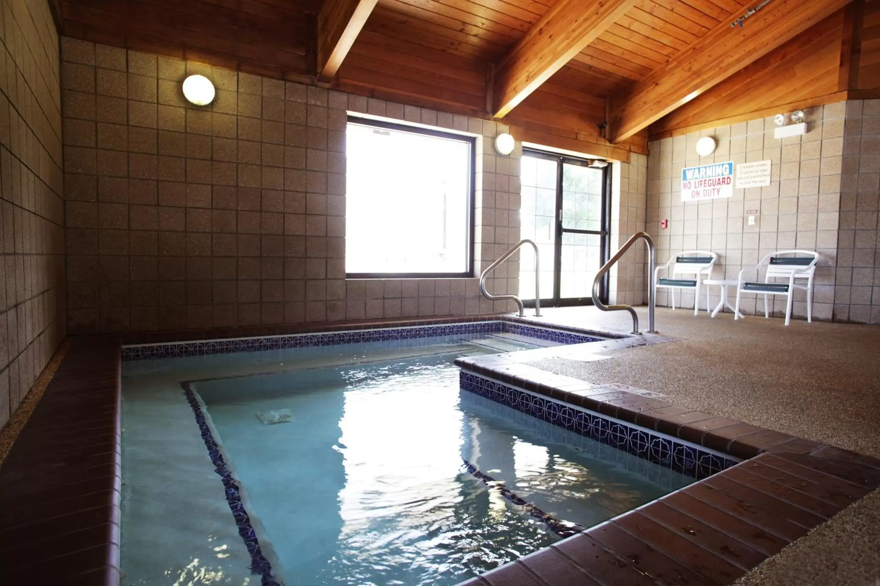 Hot Tub, Swimming Pool in AmericInn by Wyndham Okoboji