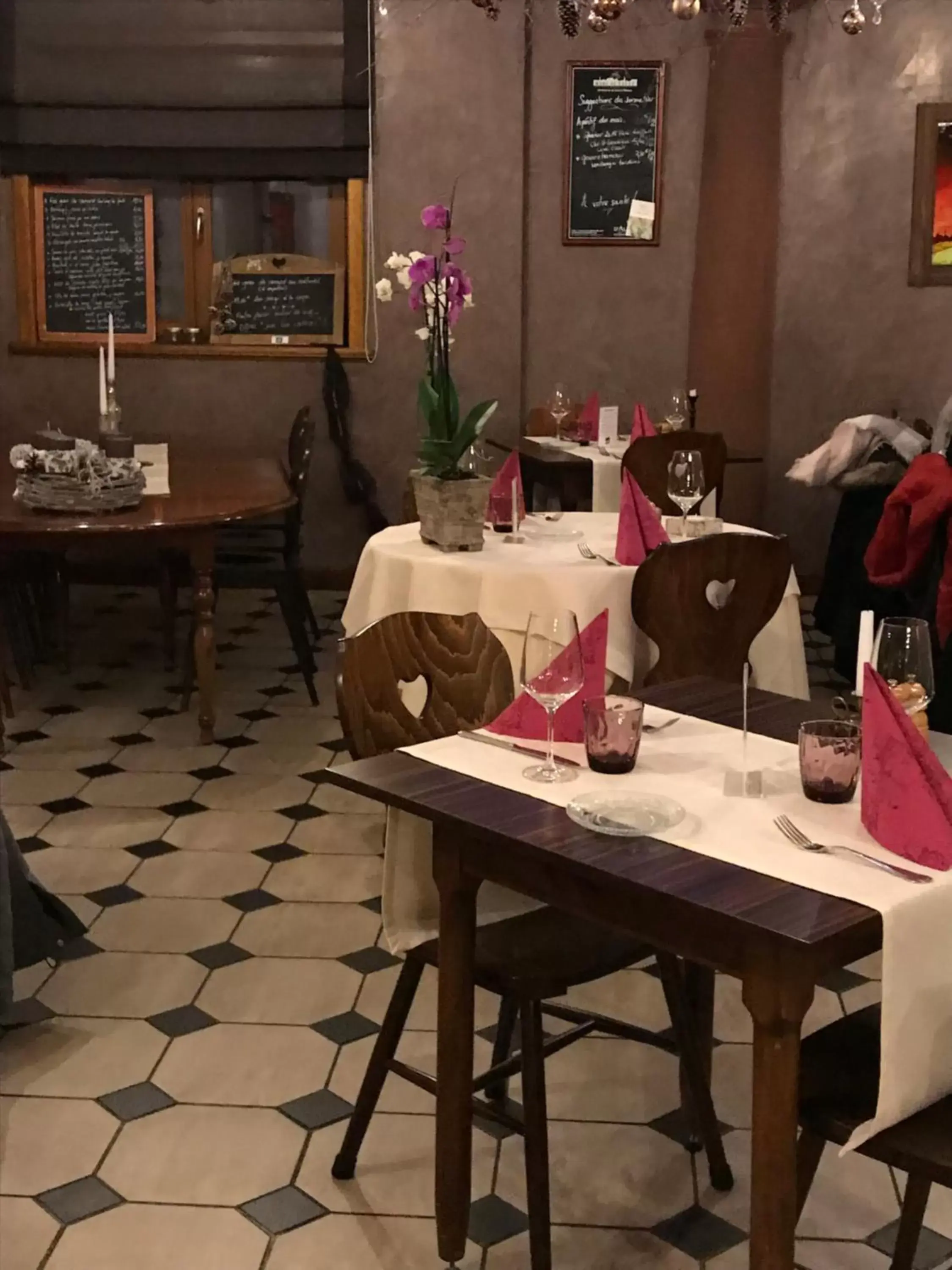 Restaurant/Places to Eat in Auberge Le Meisenberg