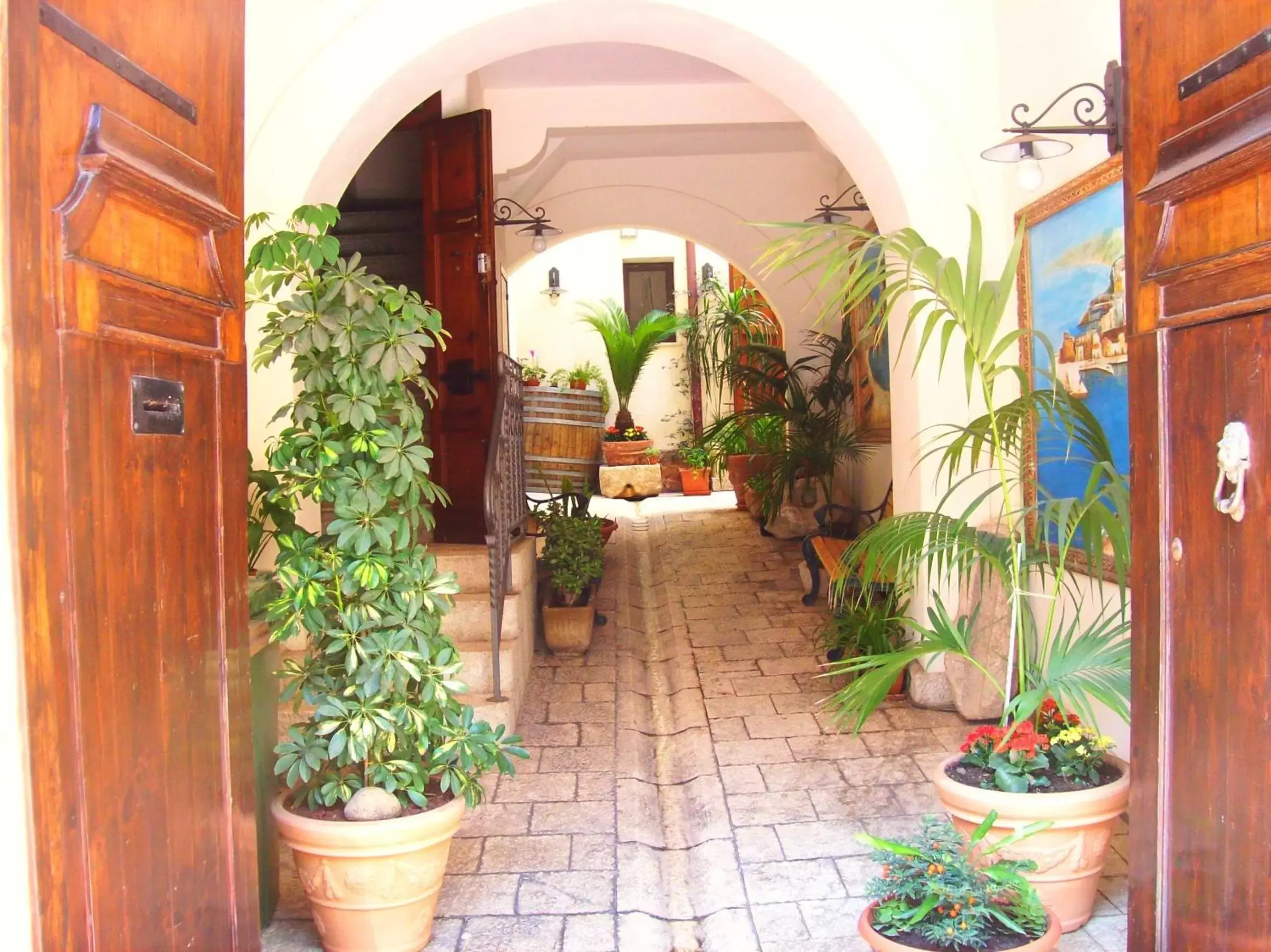 Facade/entrance in Locanda Scirocco