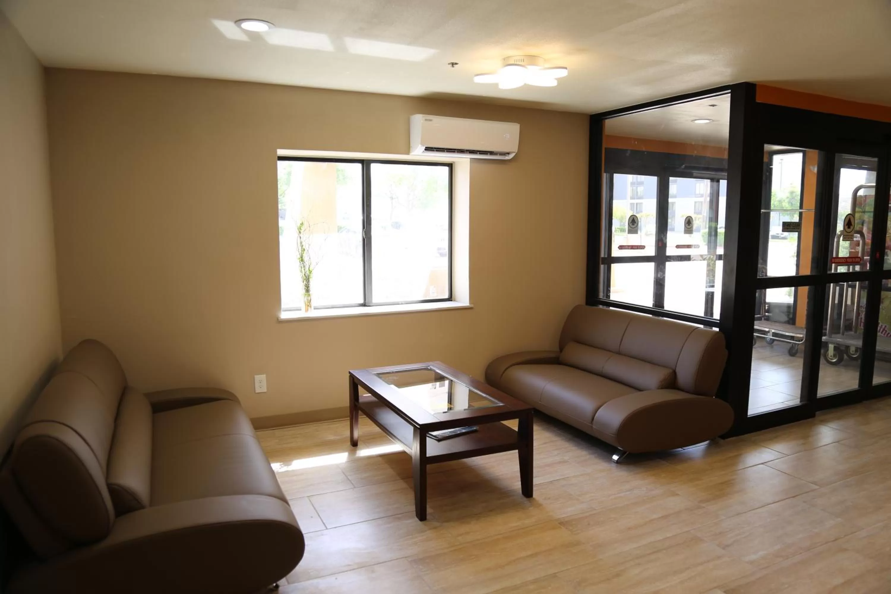 Lounge or bar in Baymont by Wyndham Plano