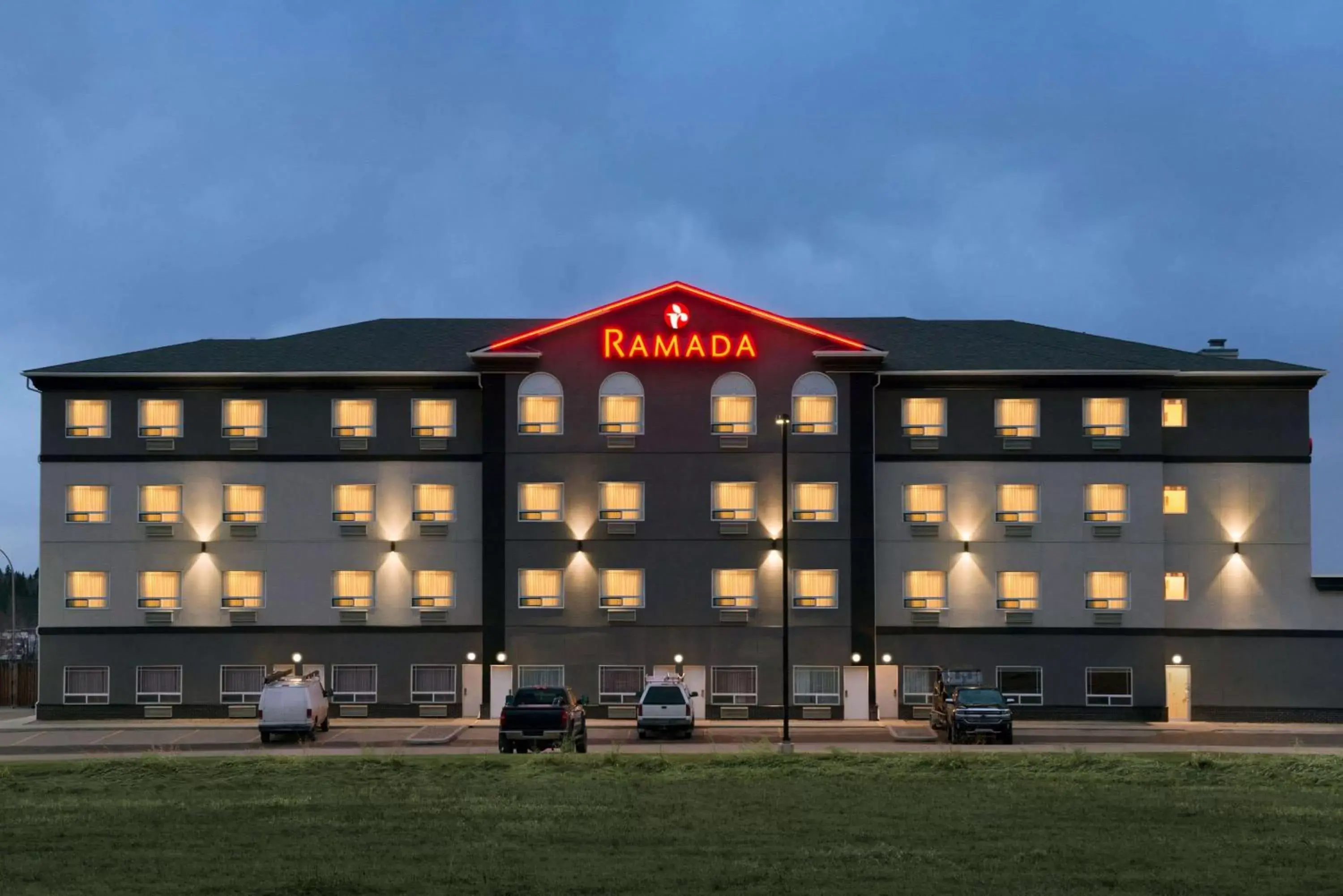 Property building in Ramada by Wyndham Drayton Valley Property building in Ramada by Wyndham Drayton Valley