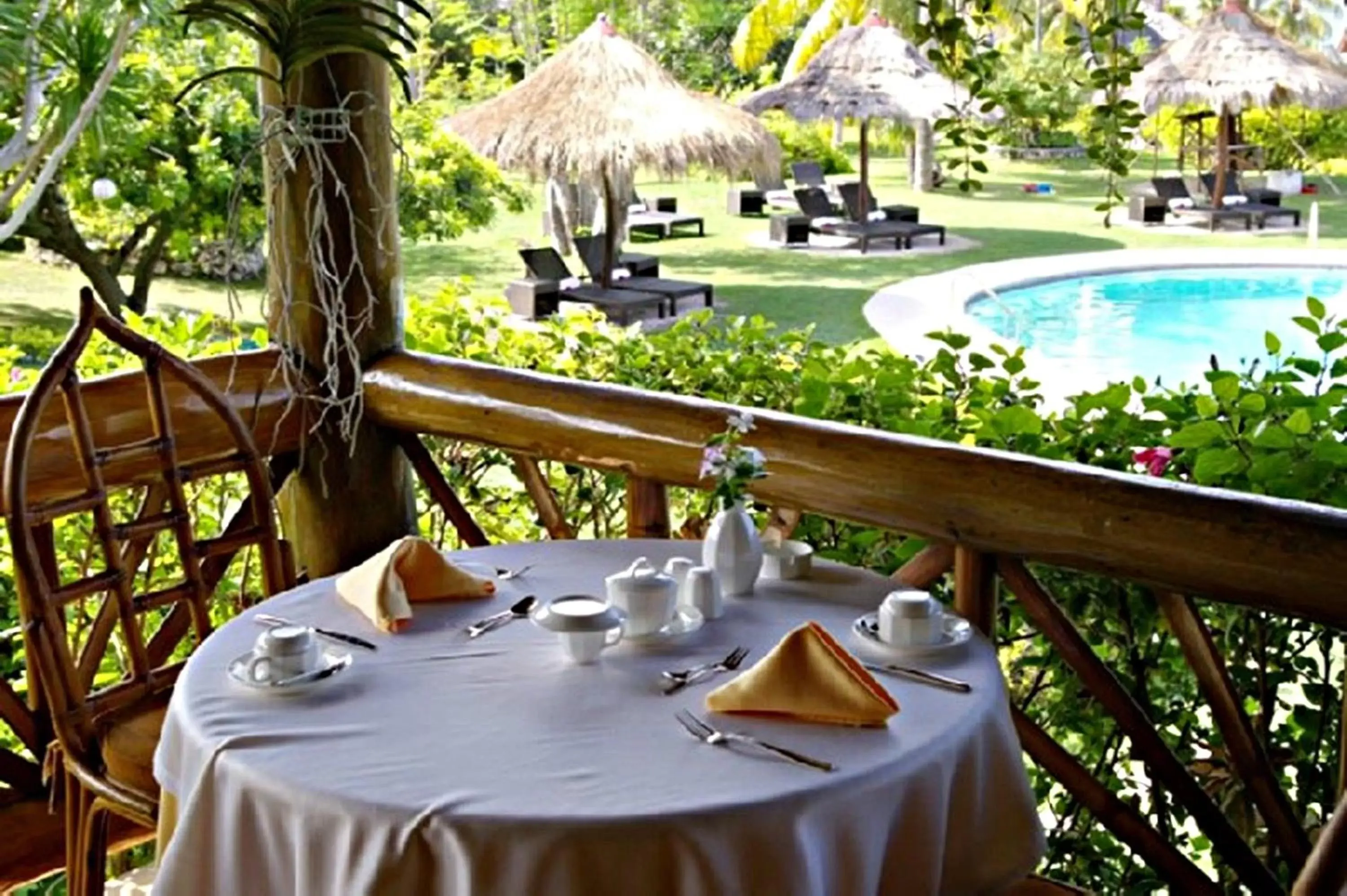 Balcony/Terrace, Restaurant/Places to Eat in Badian Island Wellness Resort