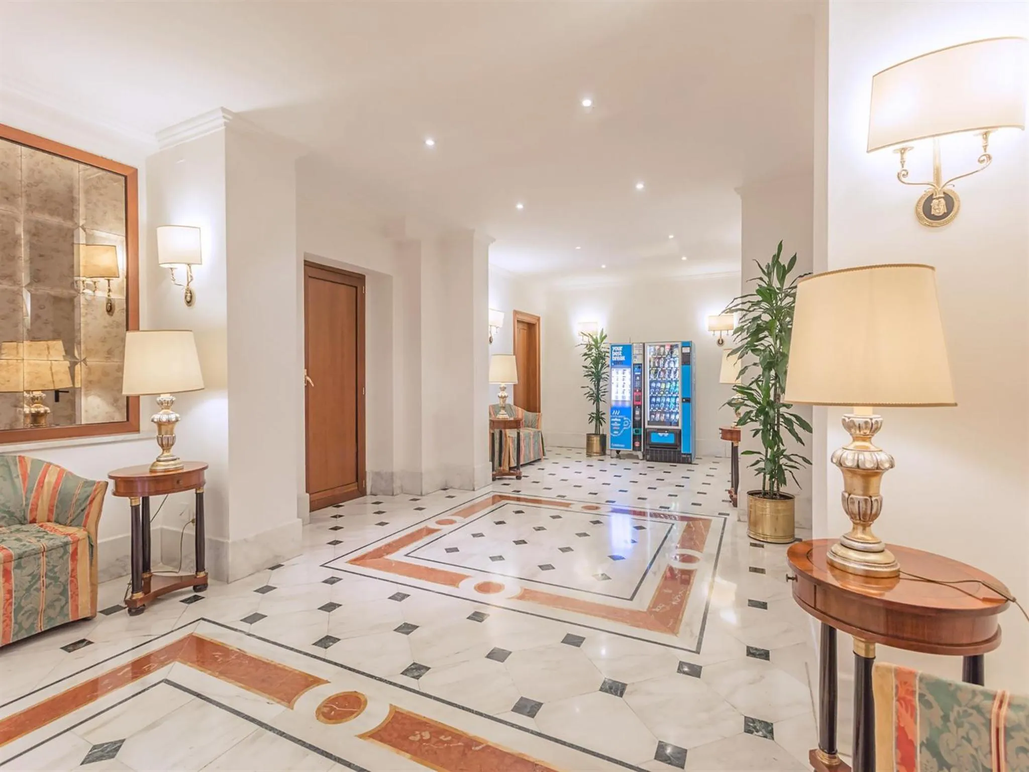 Lobby or reception in Raeli Hotel Luce