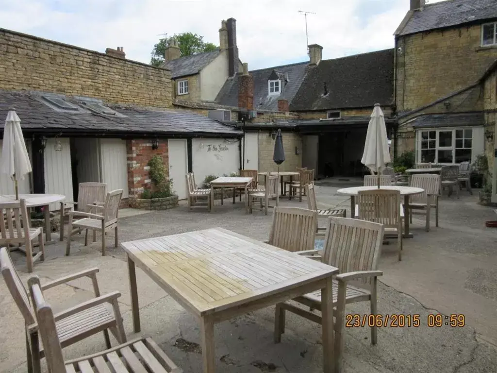 Property building, Restaurant/Places to Eat in The Bell Inn