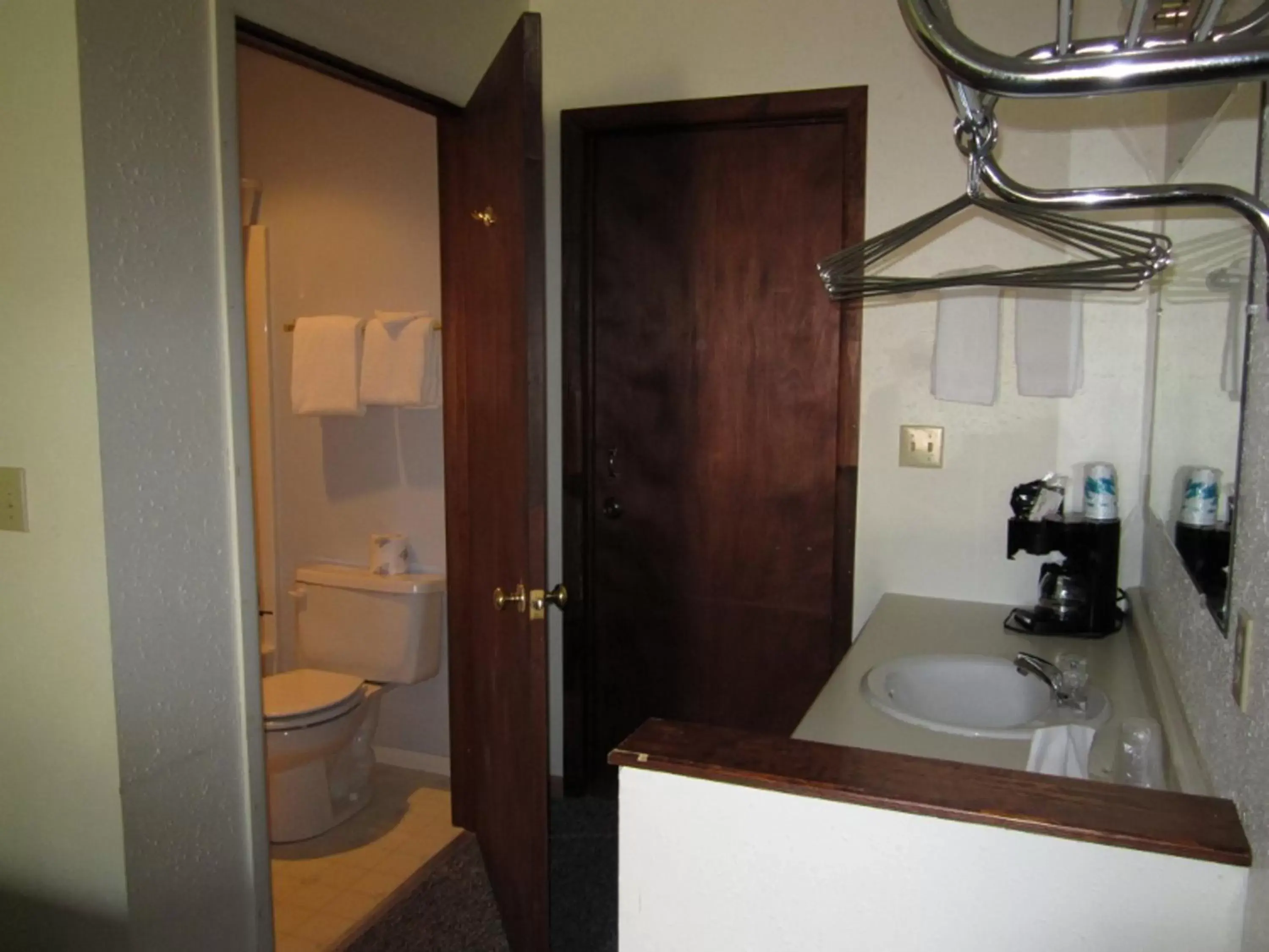 Bathroom in Big Horn Motel
