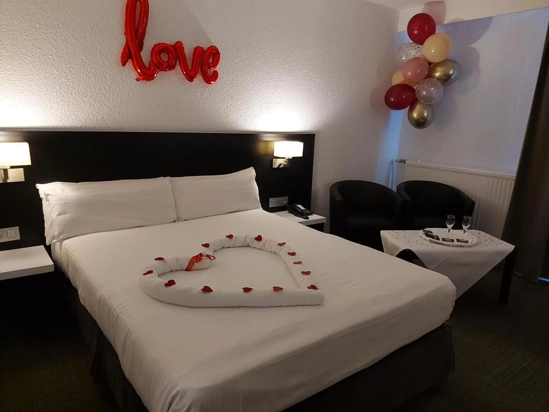 Decorative detail, Bed in Globales Post Hotel & Wellness Decorative detail, Bed in Globales Post Hotel & Wellness