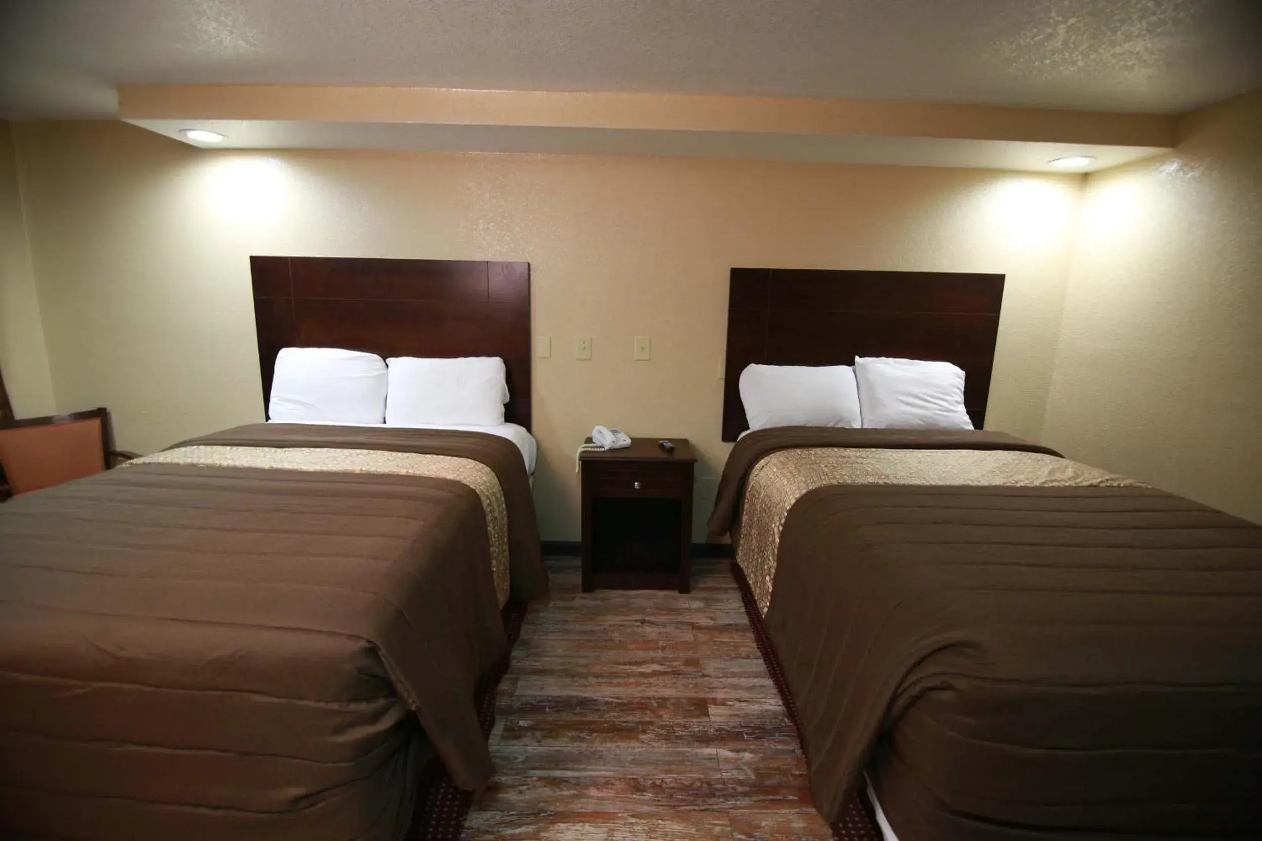 Bed in Memphis Inn