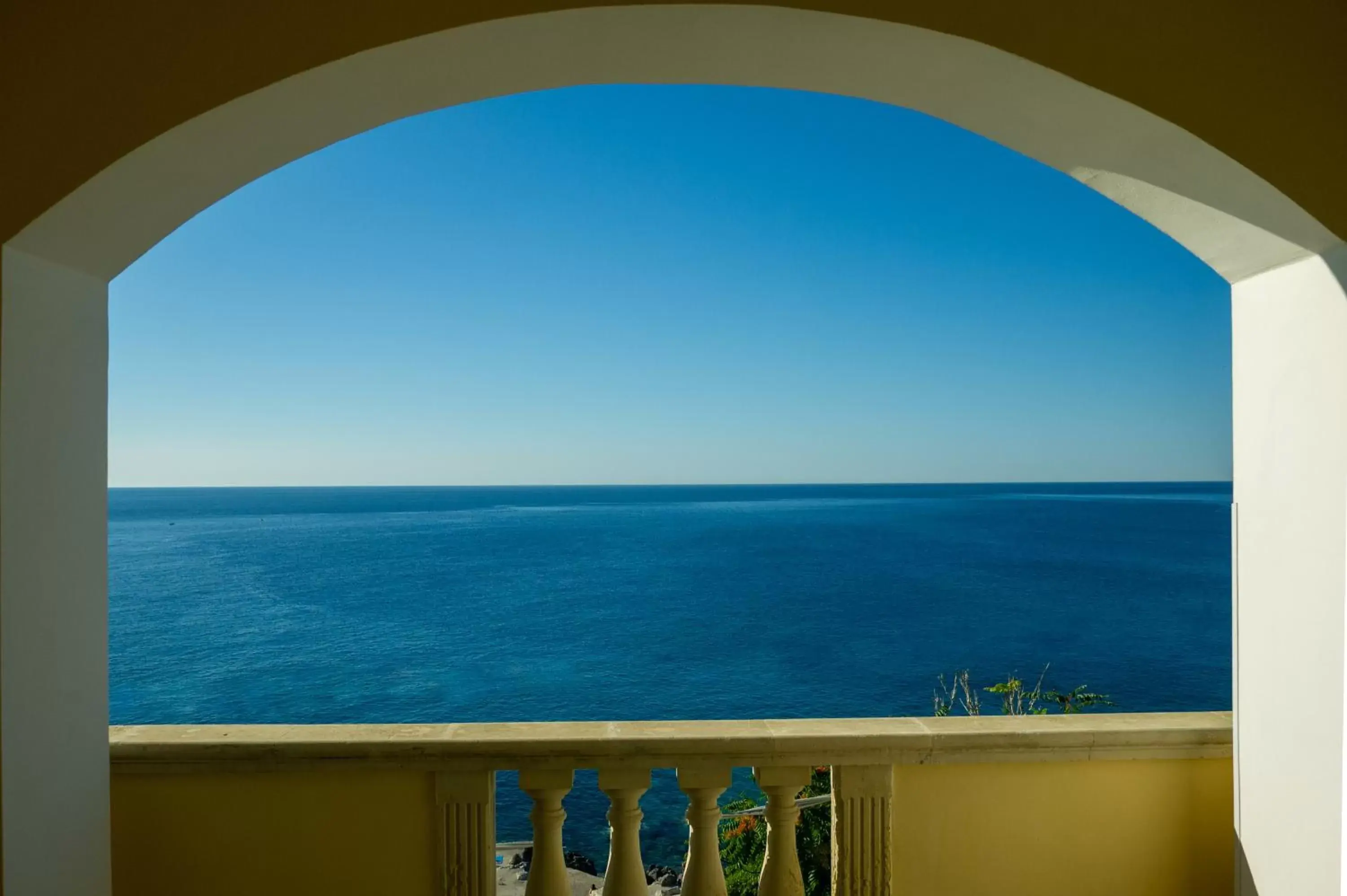 Balcony/Terrace, Sea View in B&B The Sun 'tis