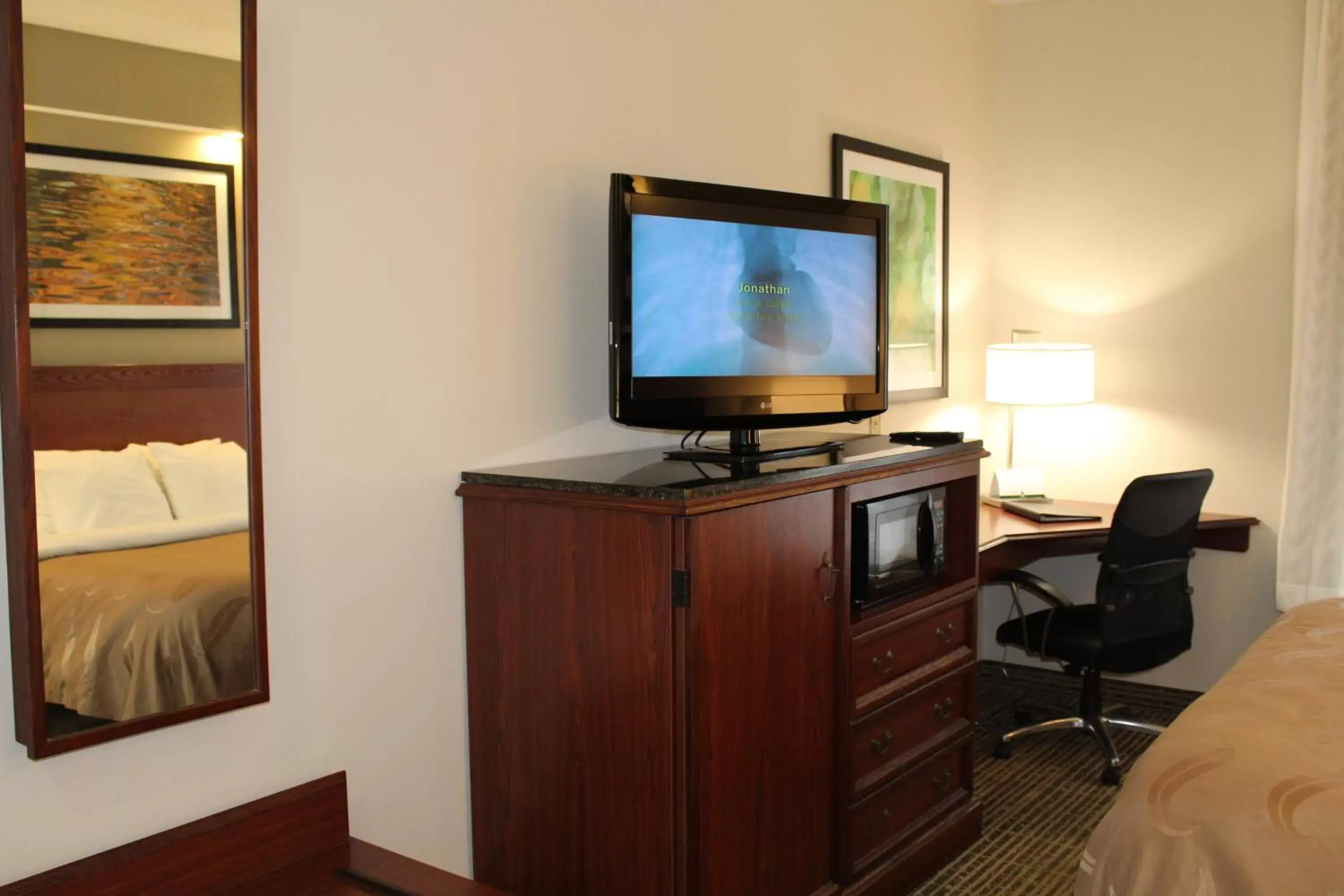 TV and multimedia, TV/Entertainment Center in Quality Inn Lake City