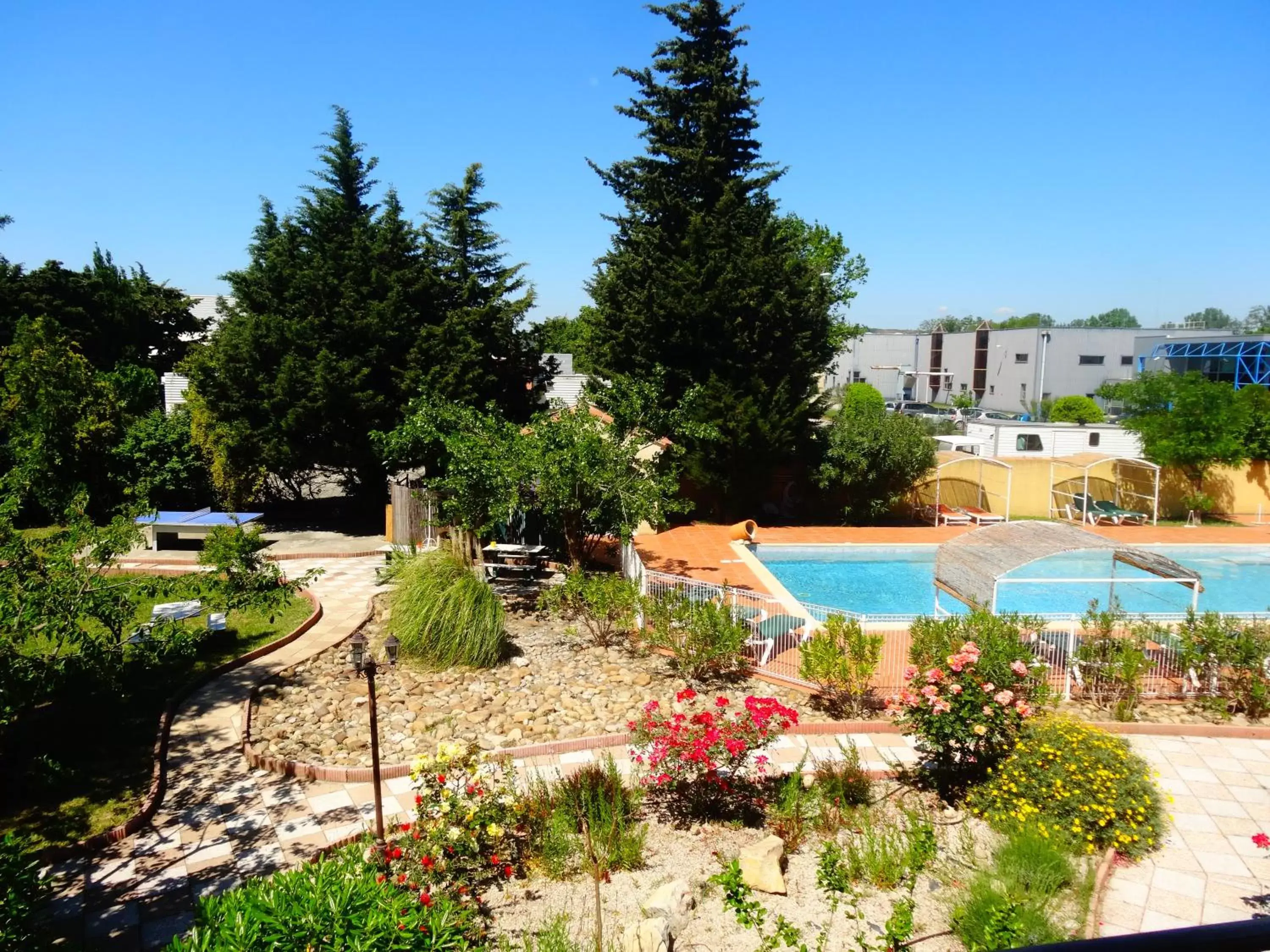 Day, Swimming Pool in Appart'Hotel Festival Sud Aqua - Avignon TGV