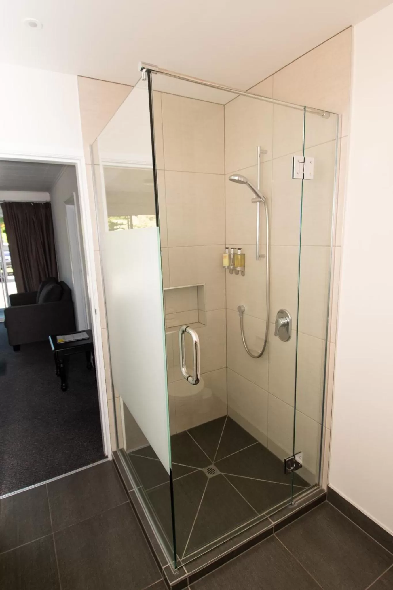 Bathroom in Middle Park Motel