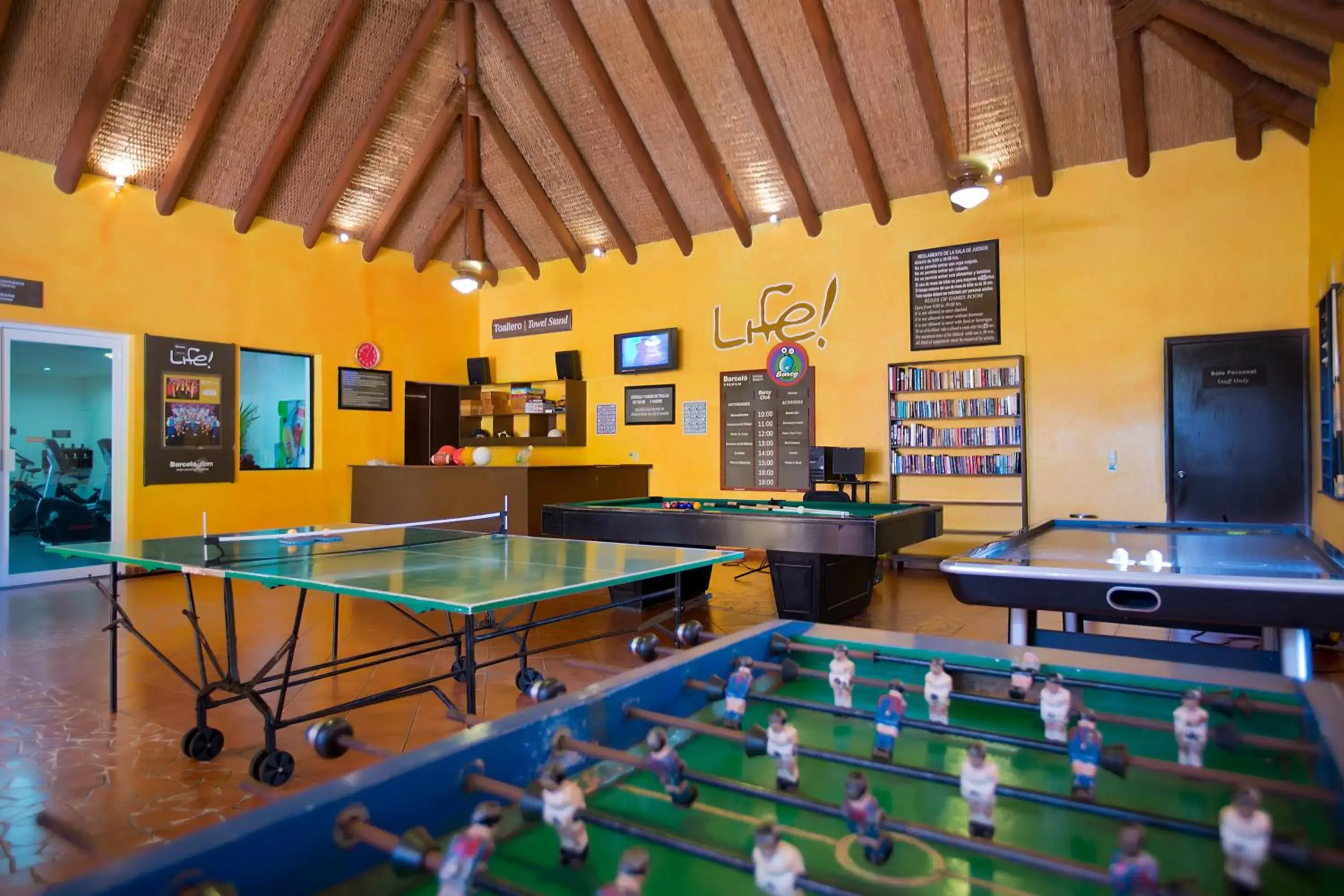 Game Room, Billiards in Barceló Ixtapa - All Inclusive