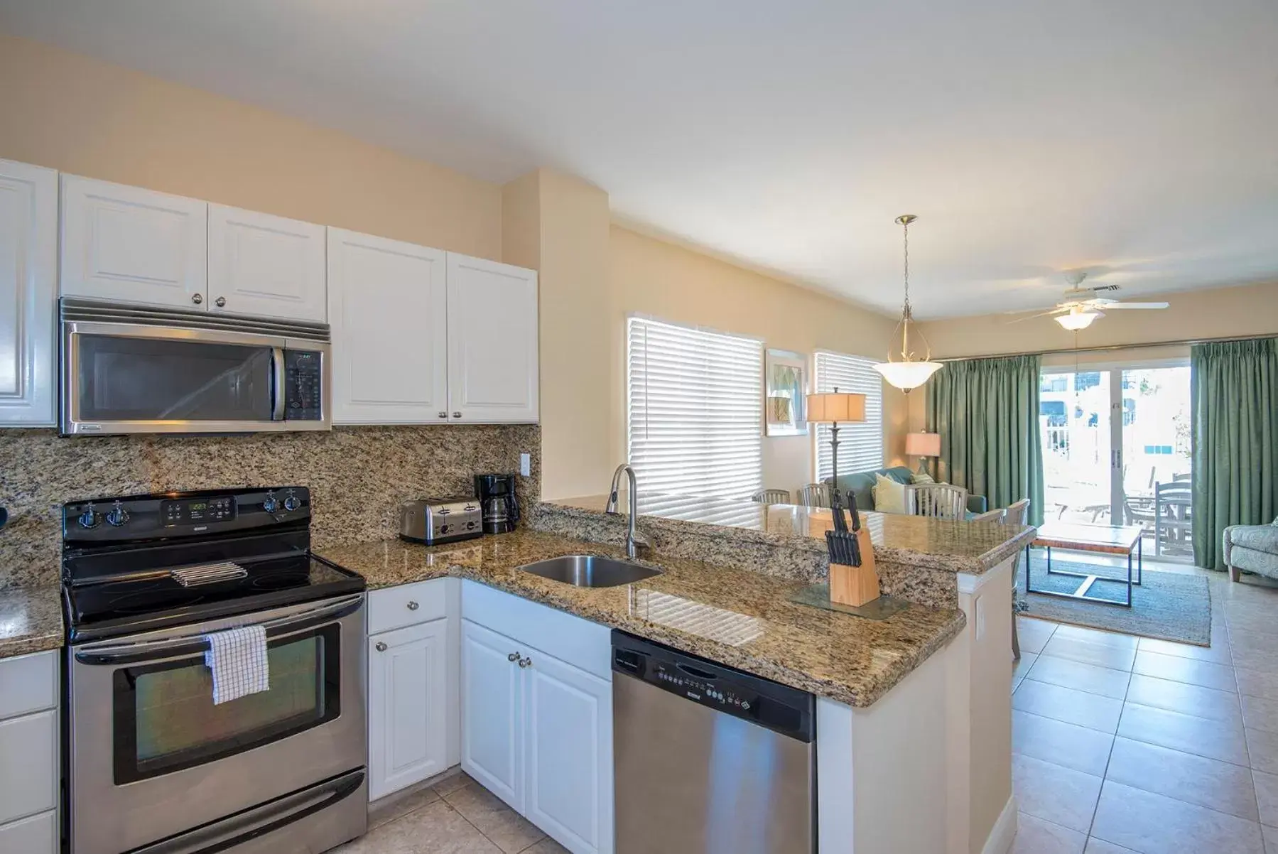 Kitchen or kitchenette, Kitchen/Kitchenette in Hawks Cay Resort