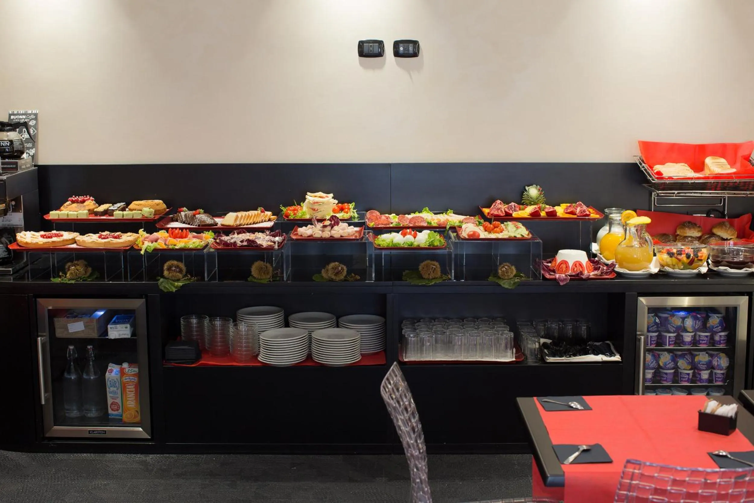 Breakfast in Floris Hotel