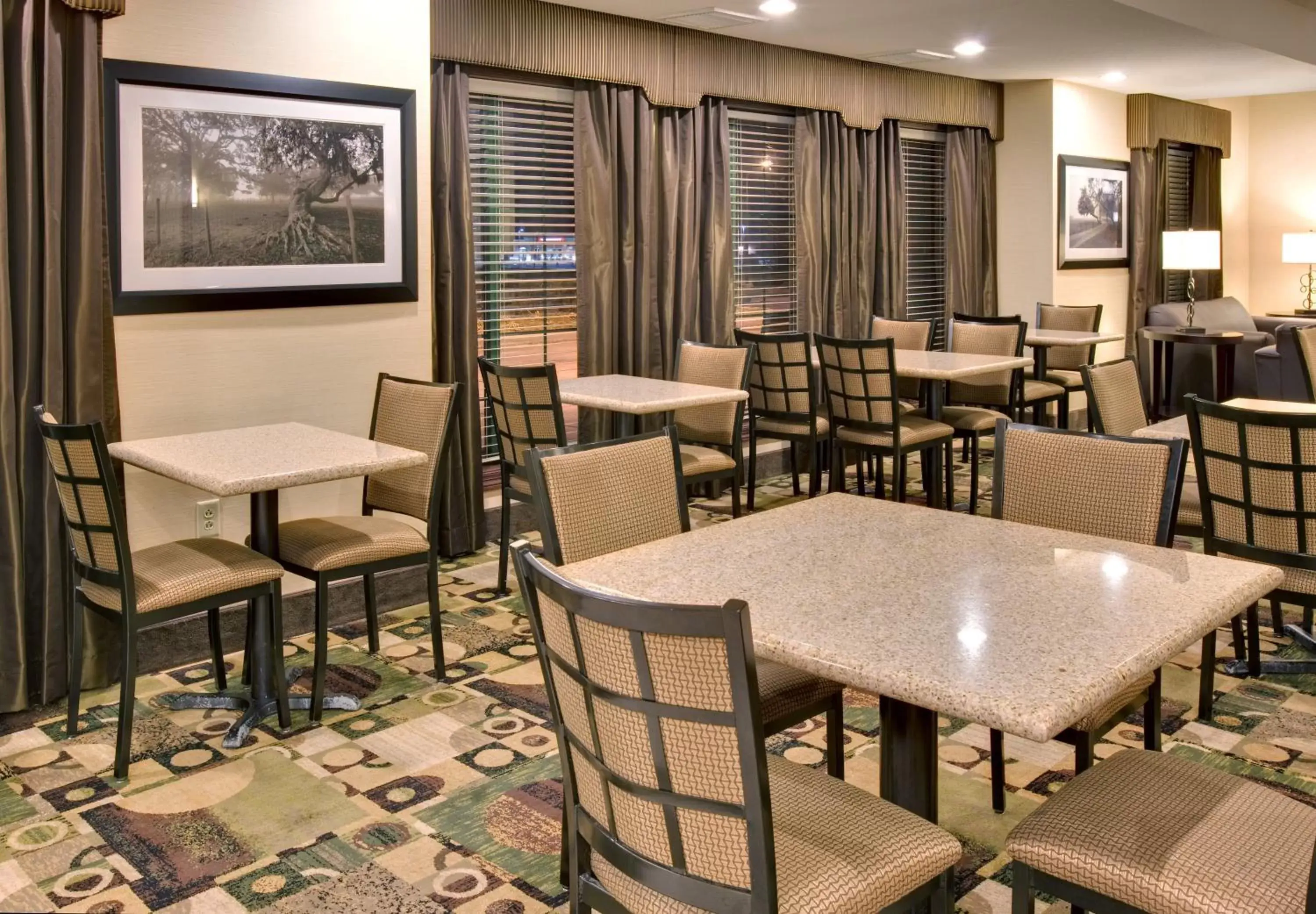 Breakfast, Restaurant/Places to Eat in Holiday Inn Express Hotel & Suites Pleasant Prairie-Kenosha, an IHG Hotel