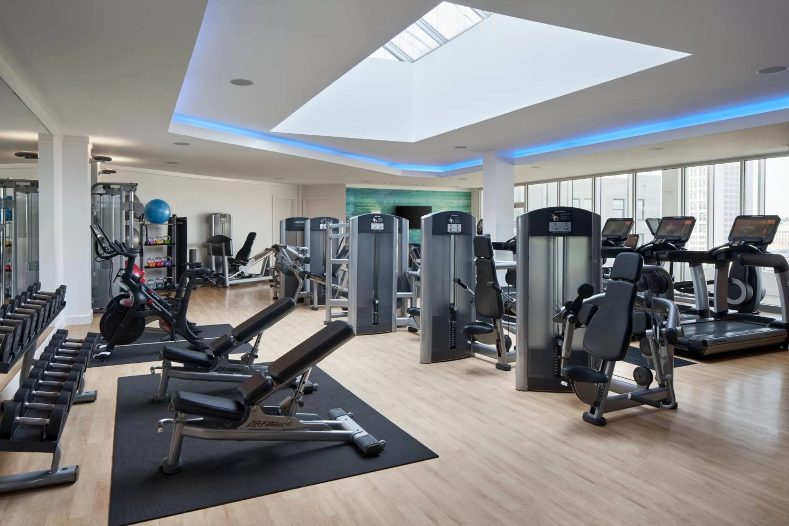 Fitness centre/facilities in The Opus Westchester, Autograph Collection