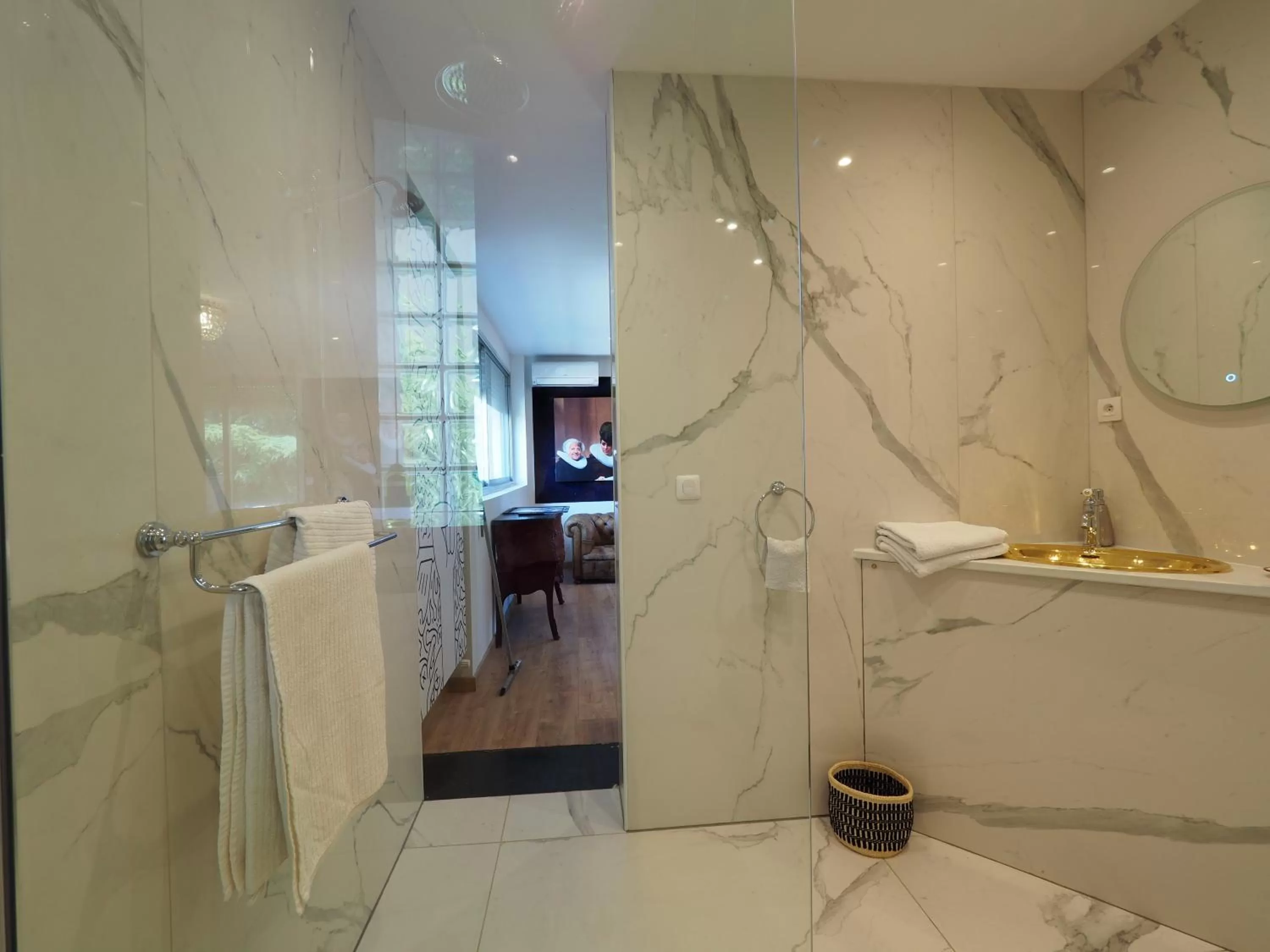 Shower, Bathroom in Villa Pauline