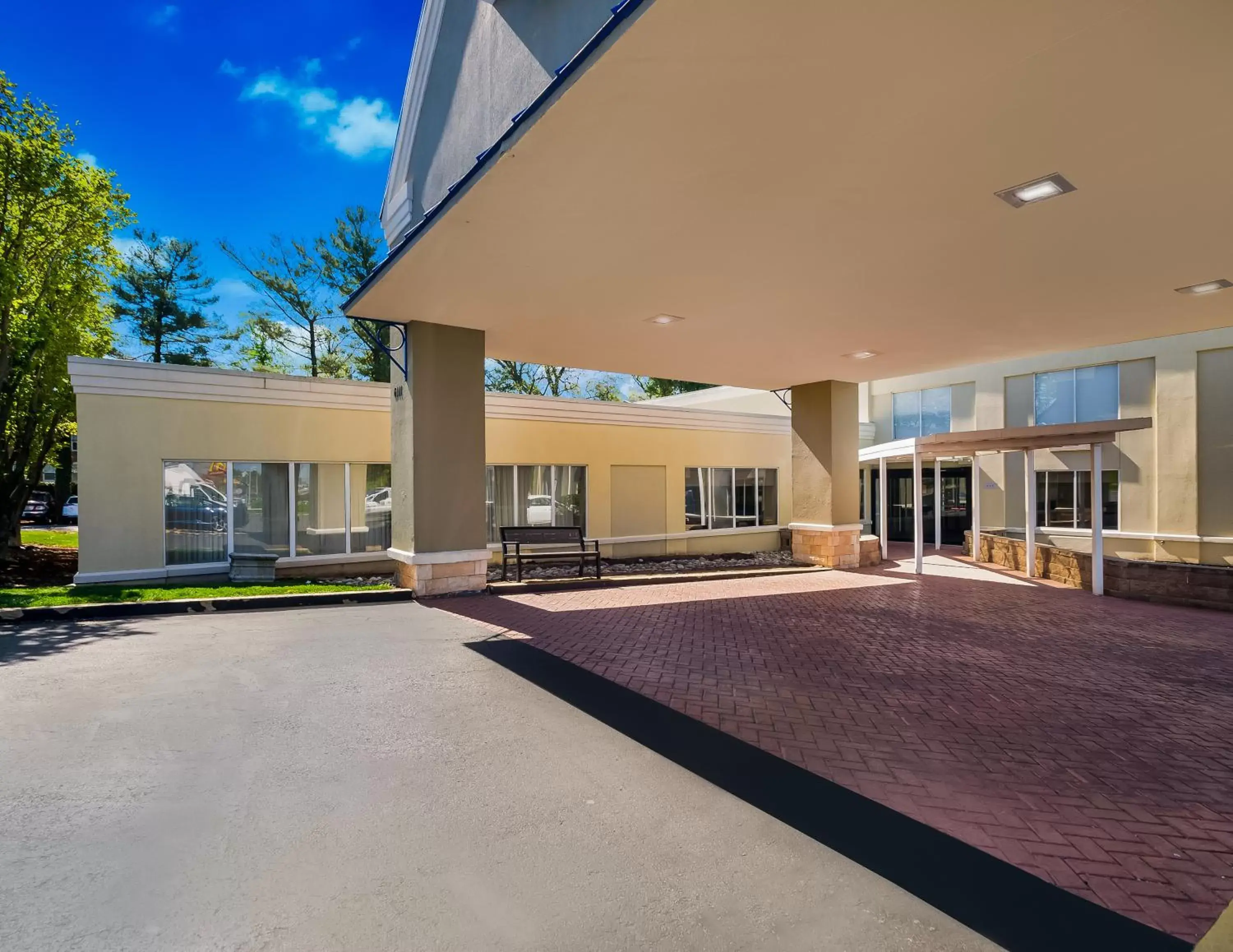 Property Building in Comfort Inn Falls Church - Tysons Corner