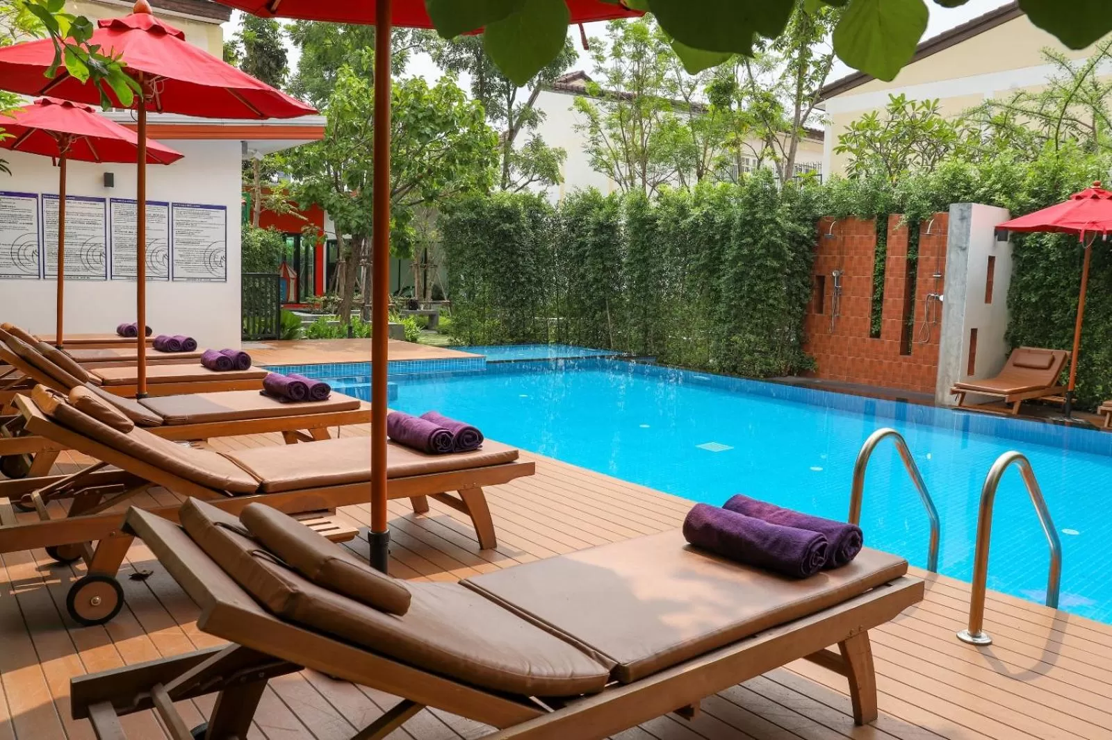 Swimming pool in Golden Sea Pattaya - SHA Extra Plus