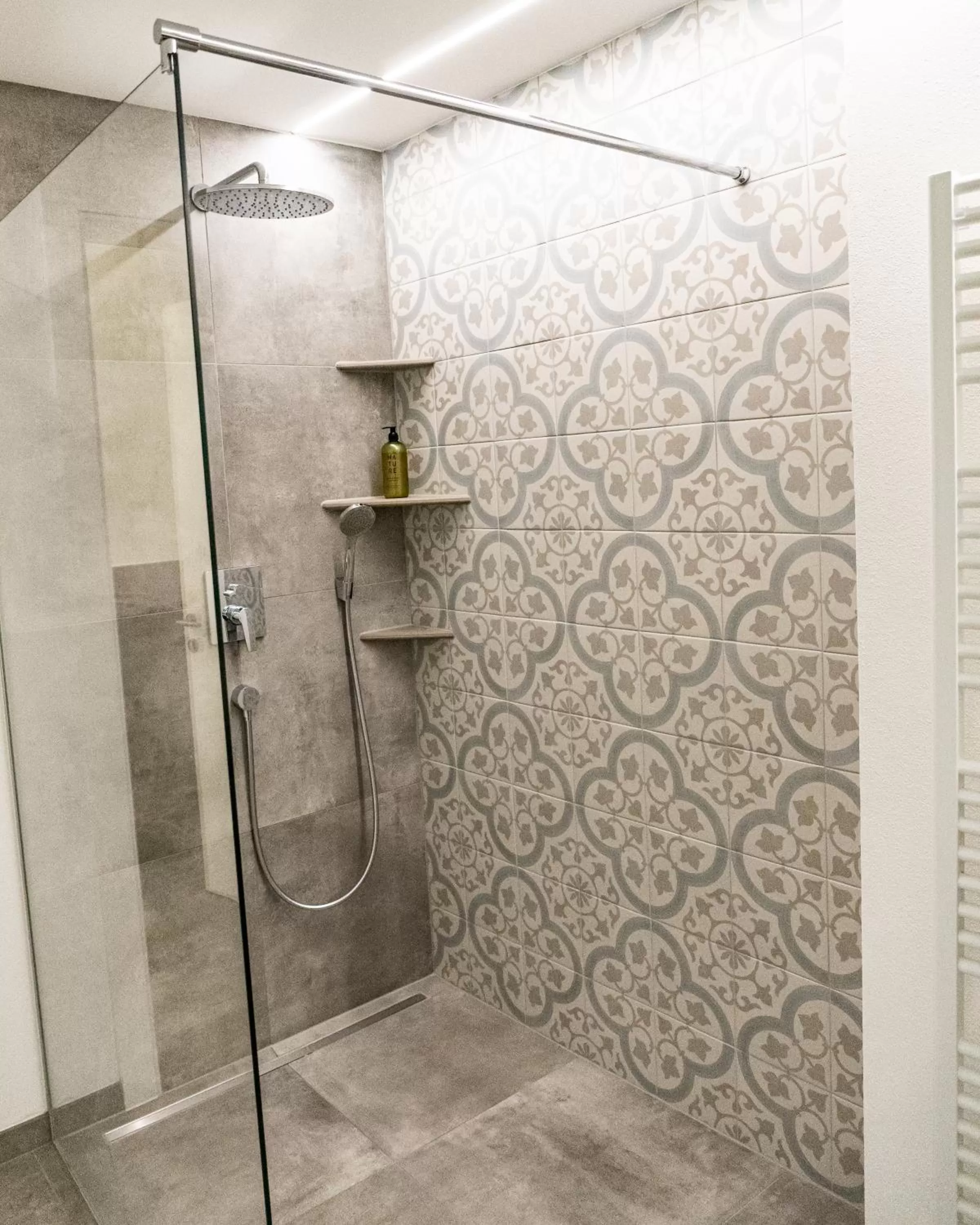 Shower in Residence Rösch