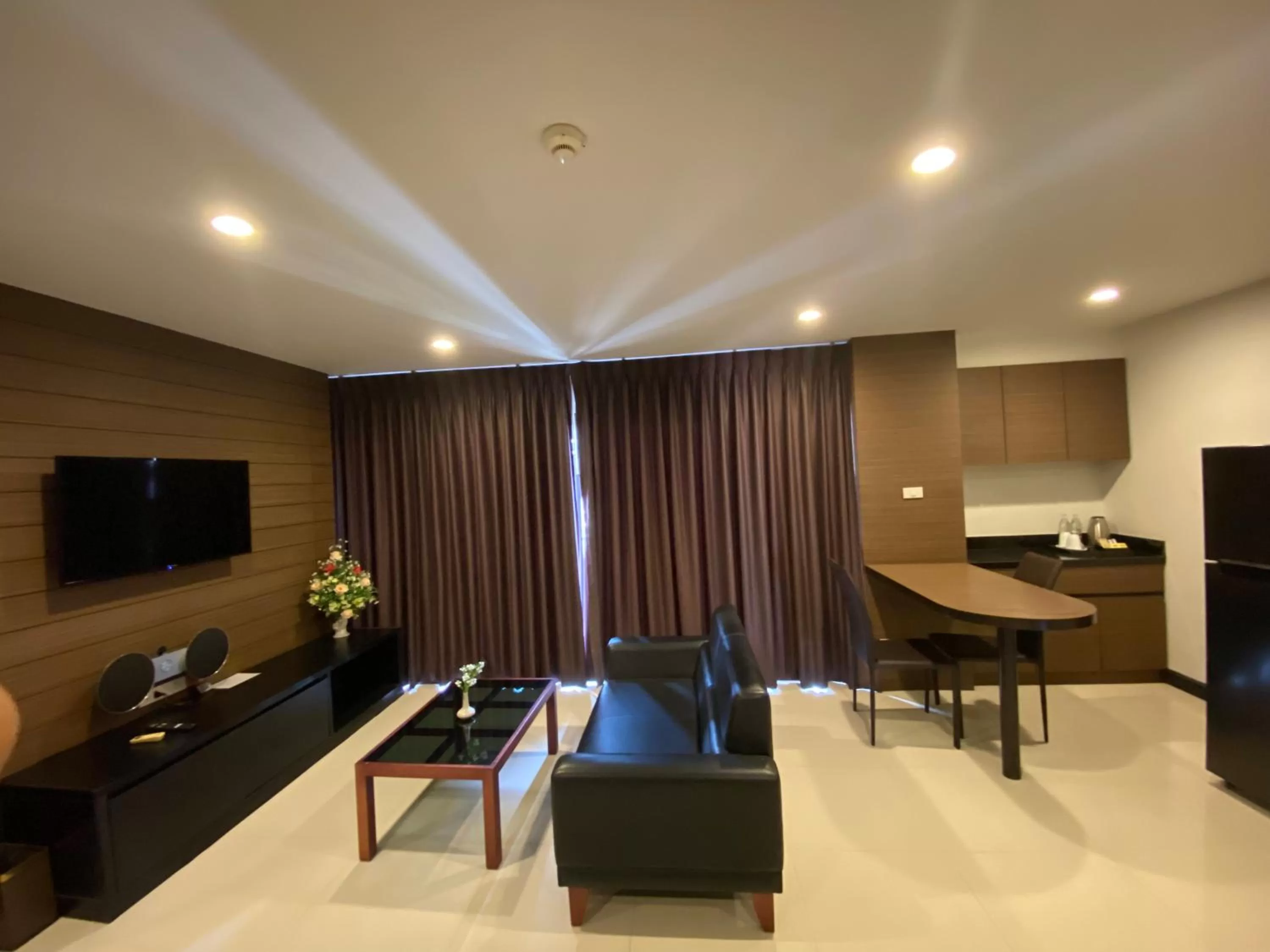 TV and multimedia in Le Vernissage by Goad Avadhess Hospitality