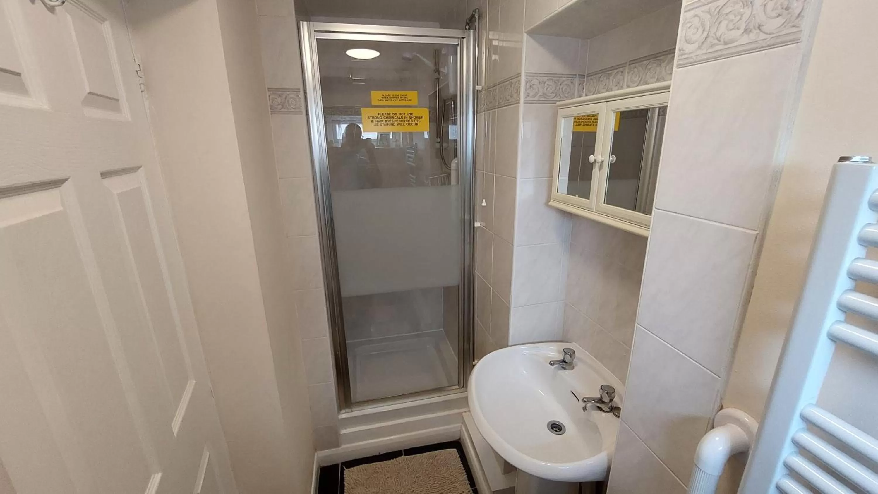 Bathroom in Tennyson Lodge