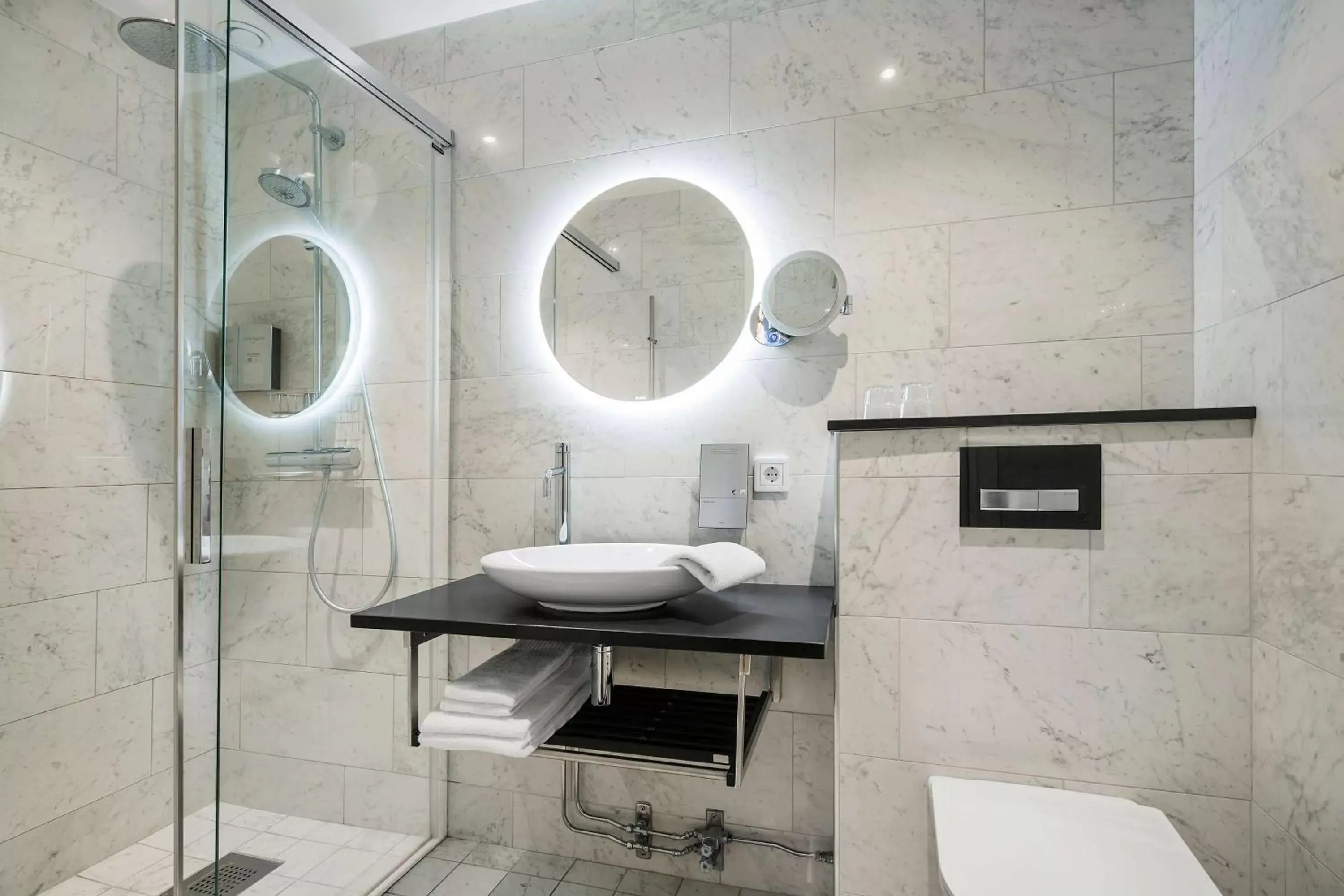 Bathroom in Hotell Linnea; Sure Hotel Collection by Best Western