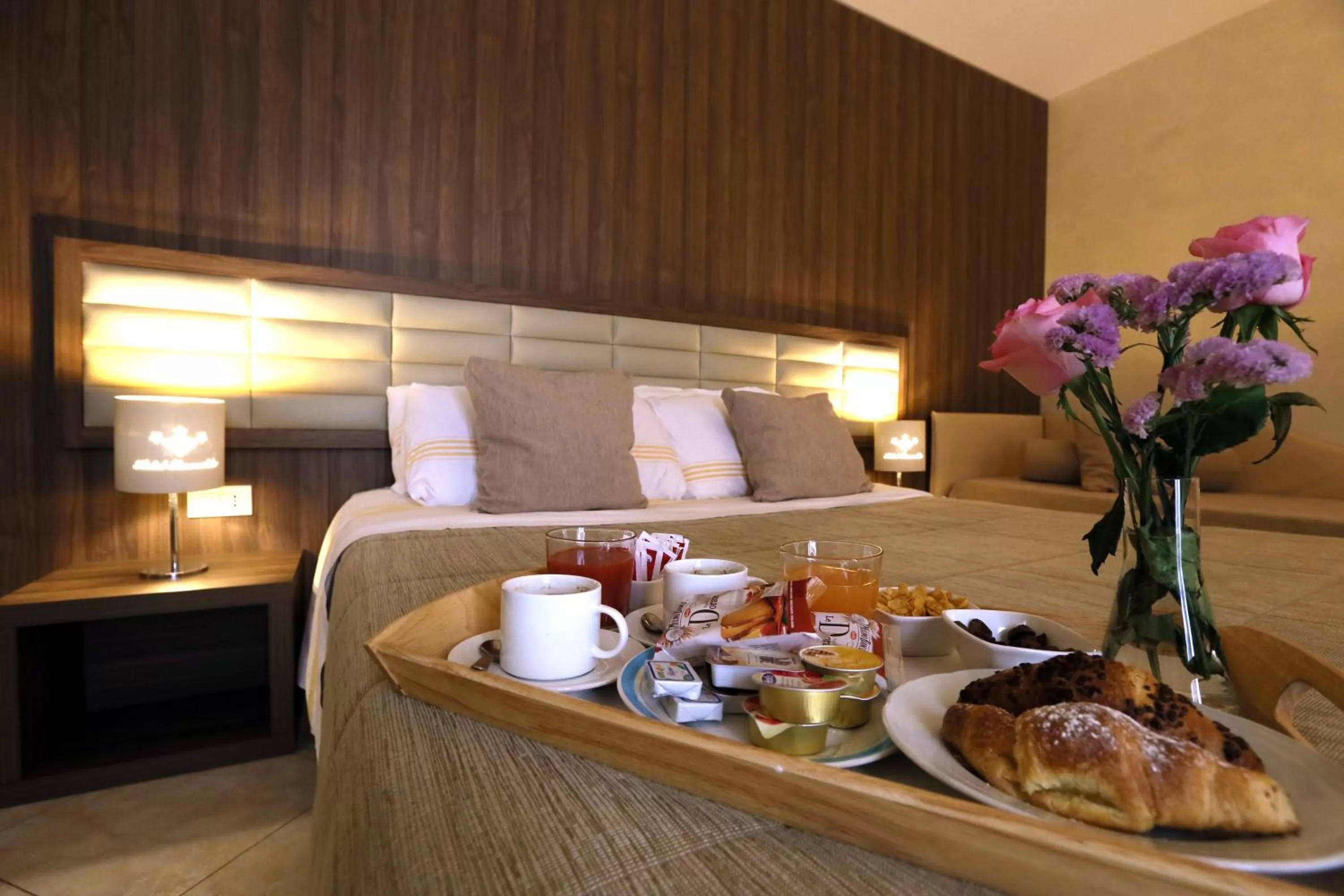 Other, Bed in Hotel Smeraldo