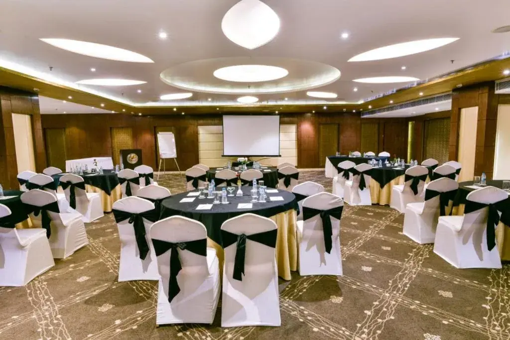 Meeting/conference room, Banquet Facilities in Renest Jaipur