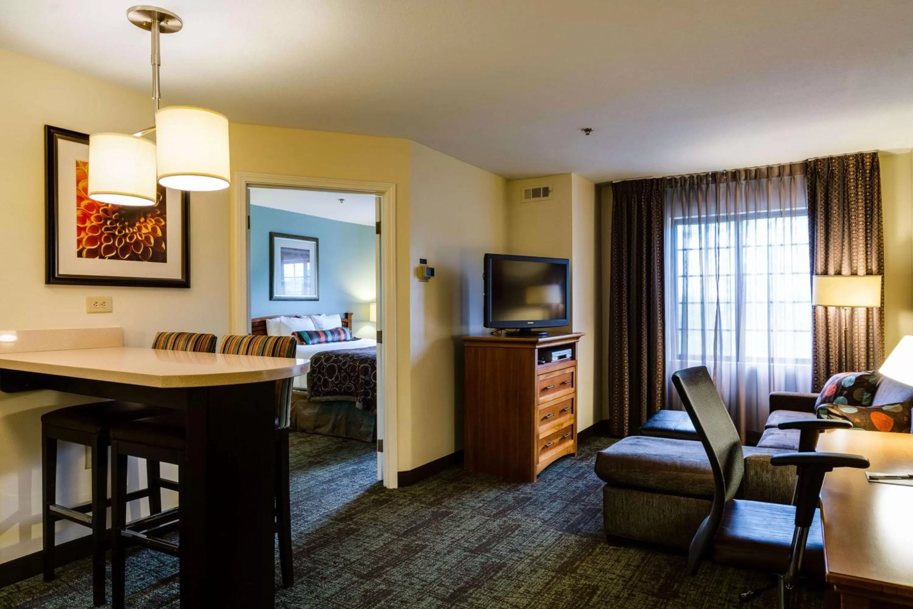 One-Bedroom Queen Suite with Roll-In Shower - Mobility Accessible in Sonesta ES Suites Atlanta Alpharetta Avalon