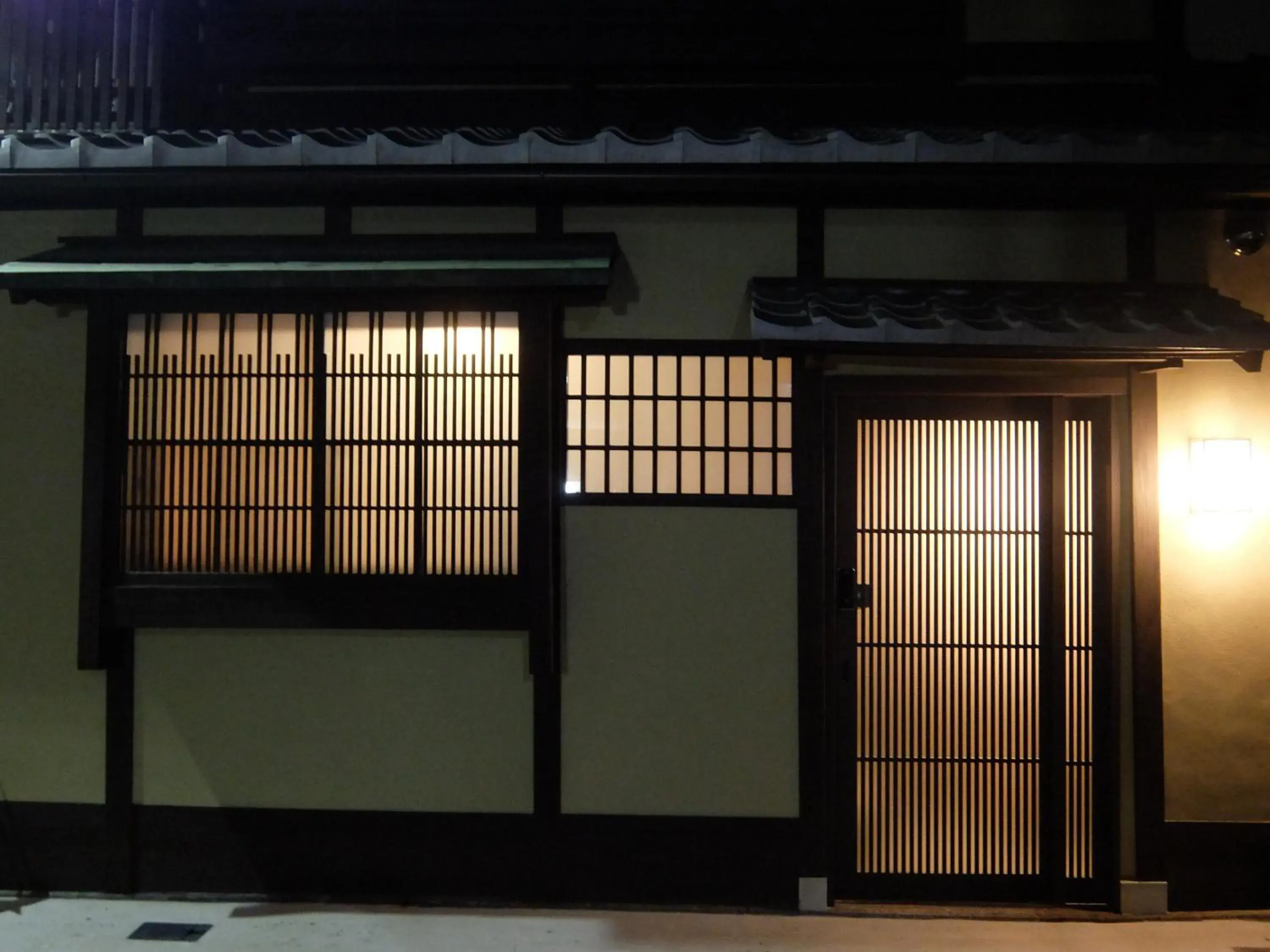 Facade/entrance in Reikaku Kiyomizu Gojo