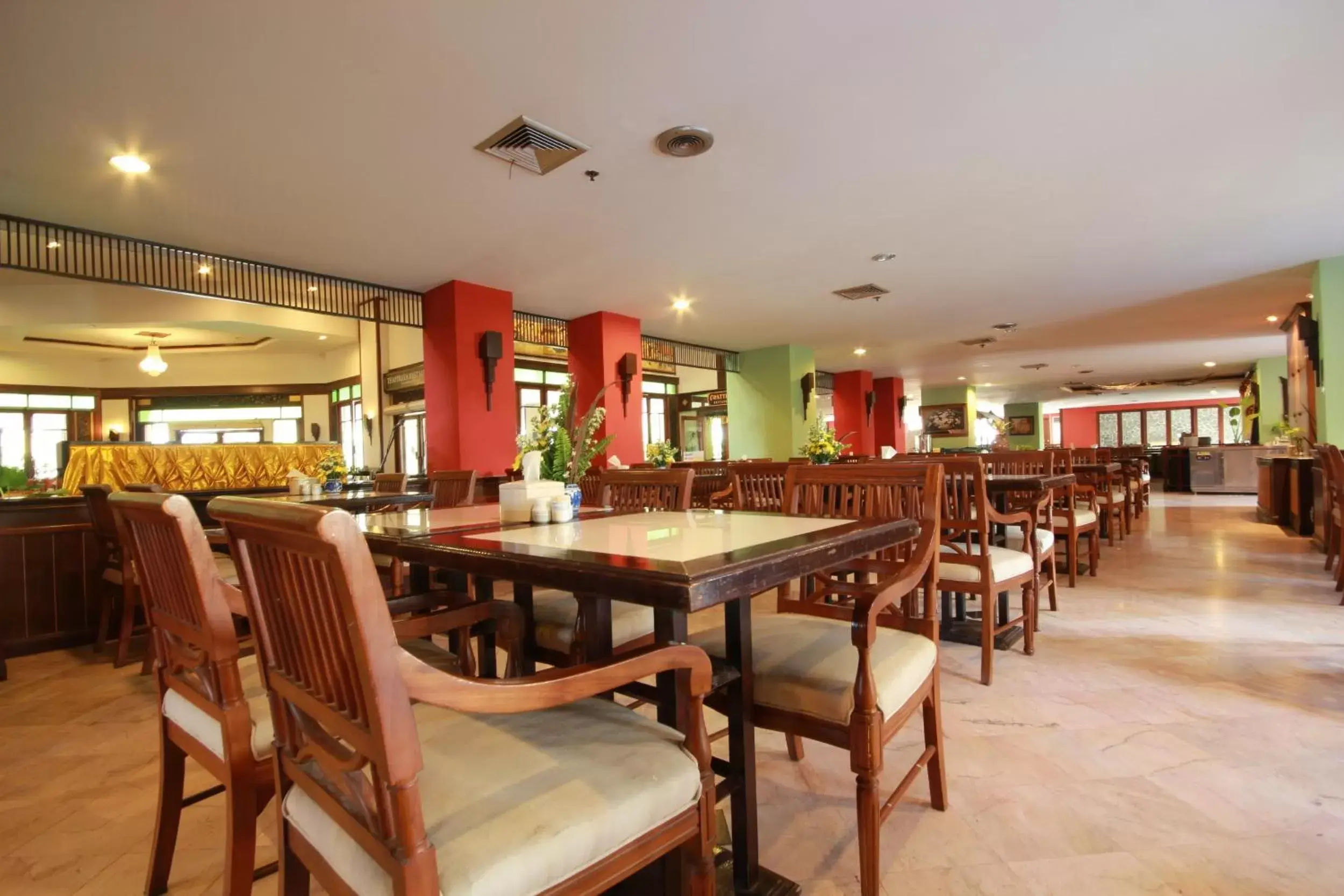 Restaurant/Places to Eat in Jomtien Thani Hotel