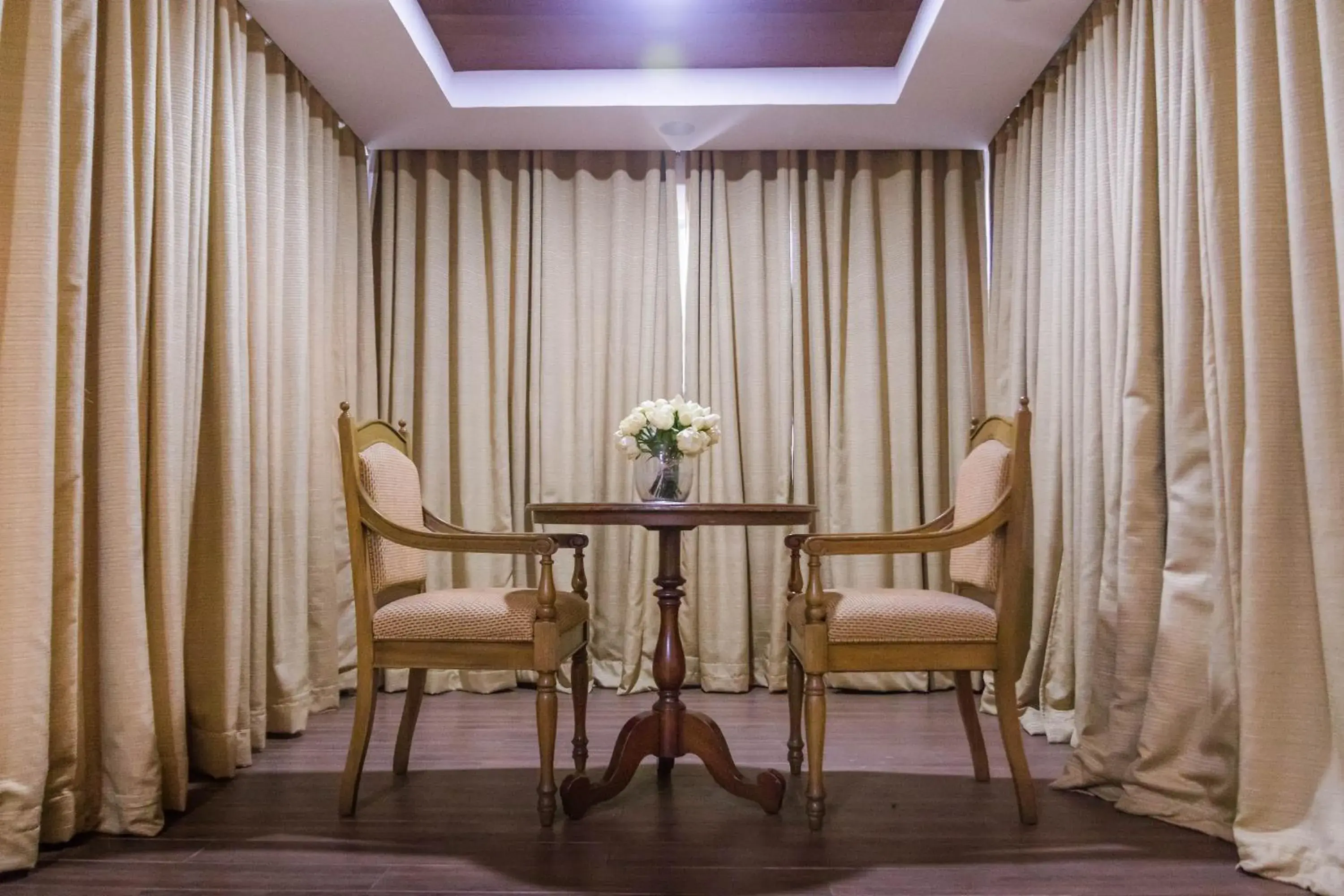 Living room, Seating Area in La Fiesta Hotel