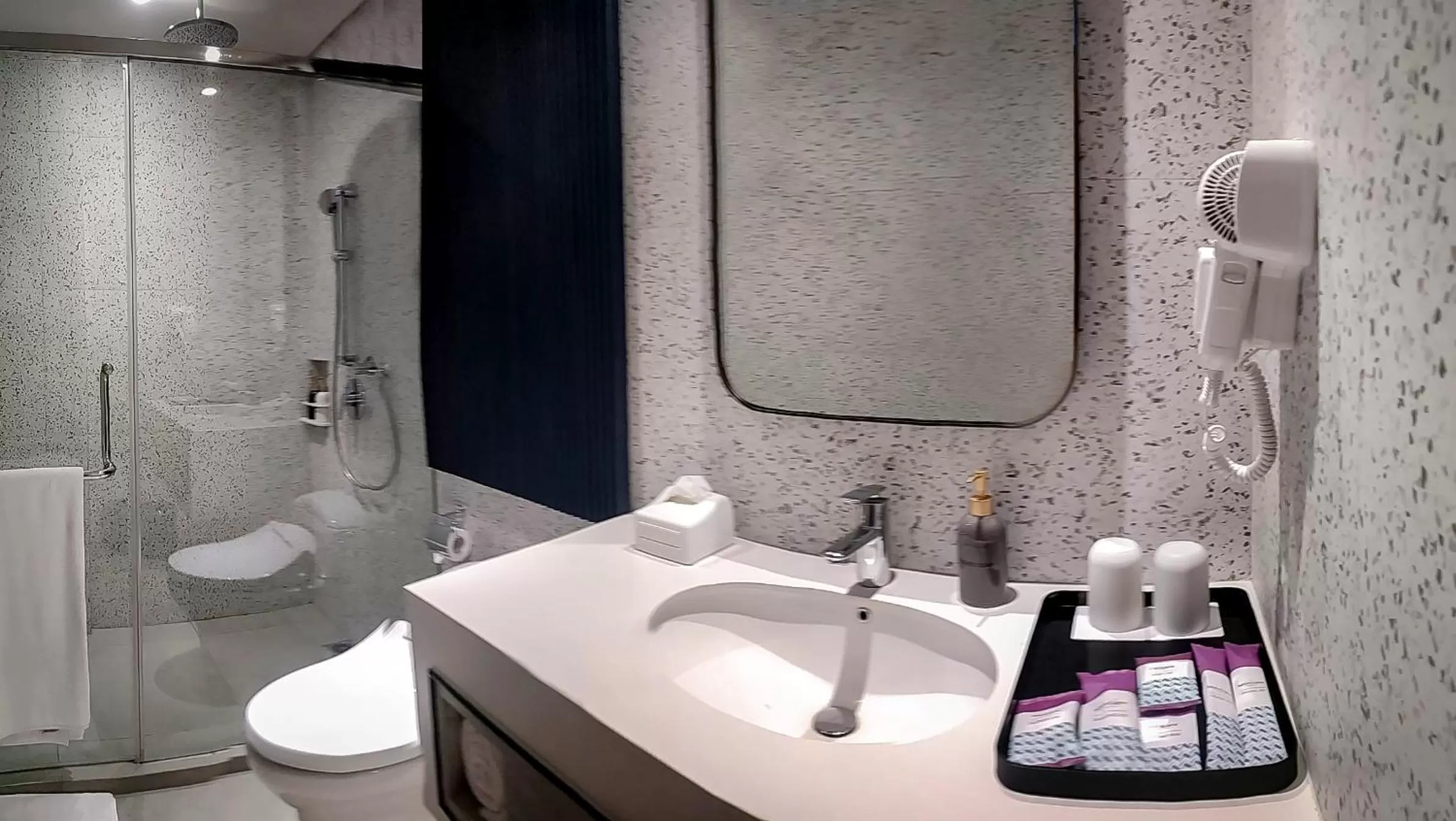 Bathroom in Mercure Surabaya Manyar