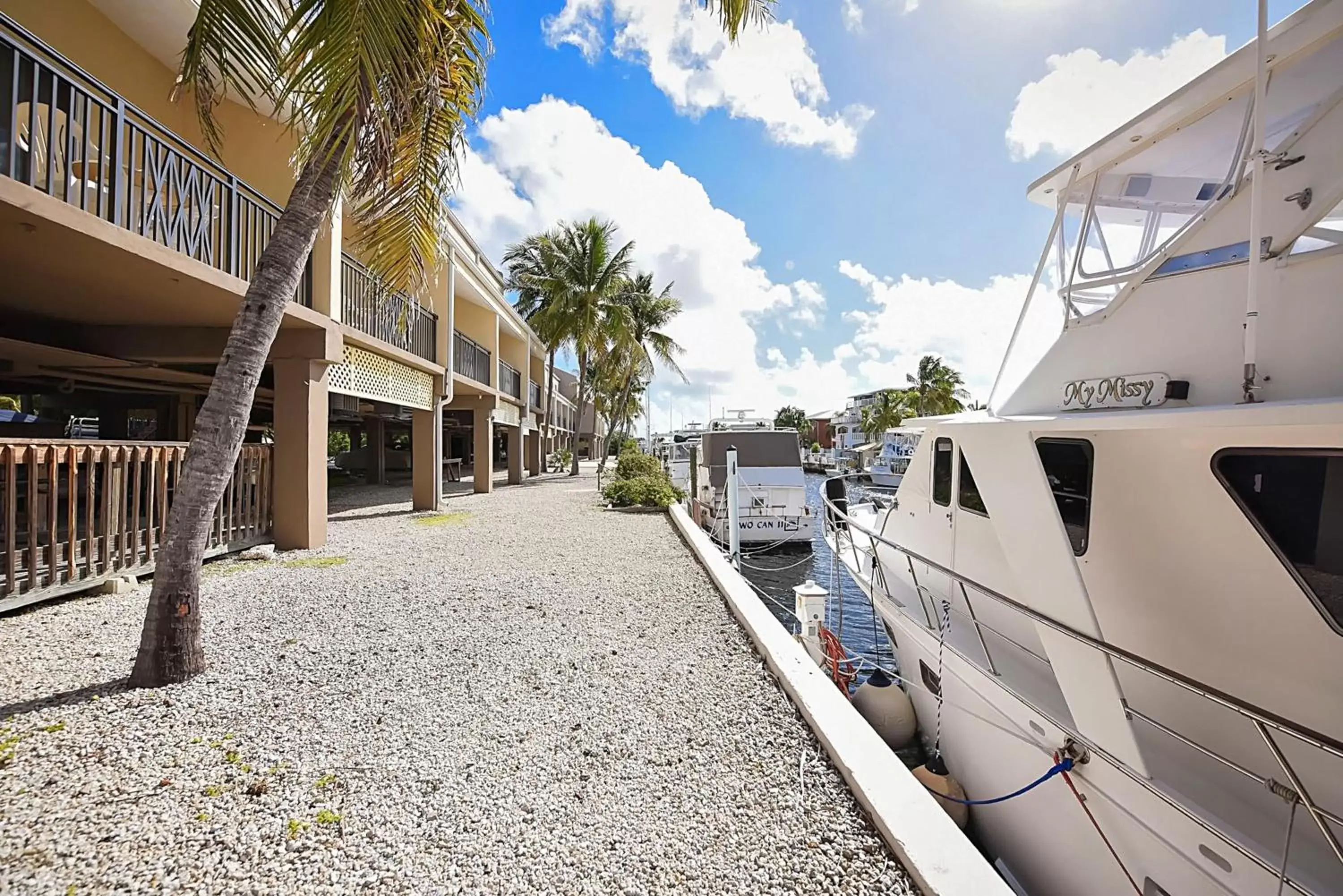 Balcony/Terrace in Waterside Suites and Marina