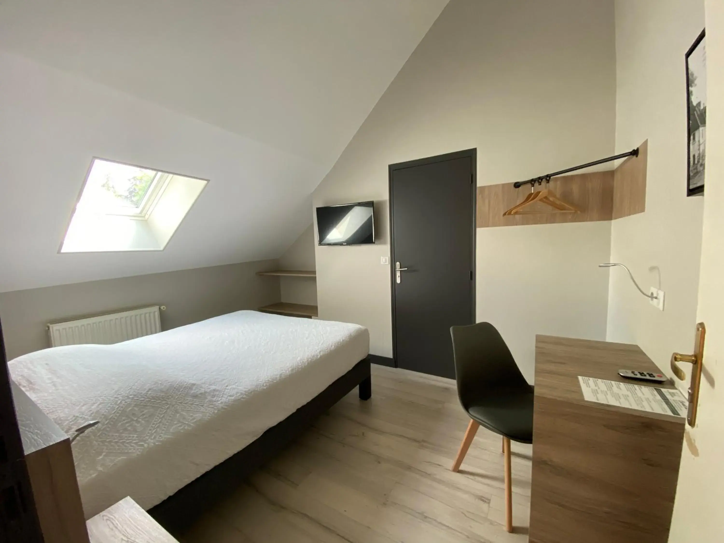 Photo of the whole room, Bed in LOGIS - Hôtel Saint Nicolas