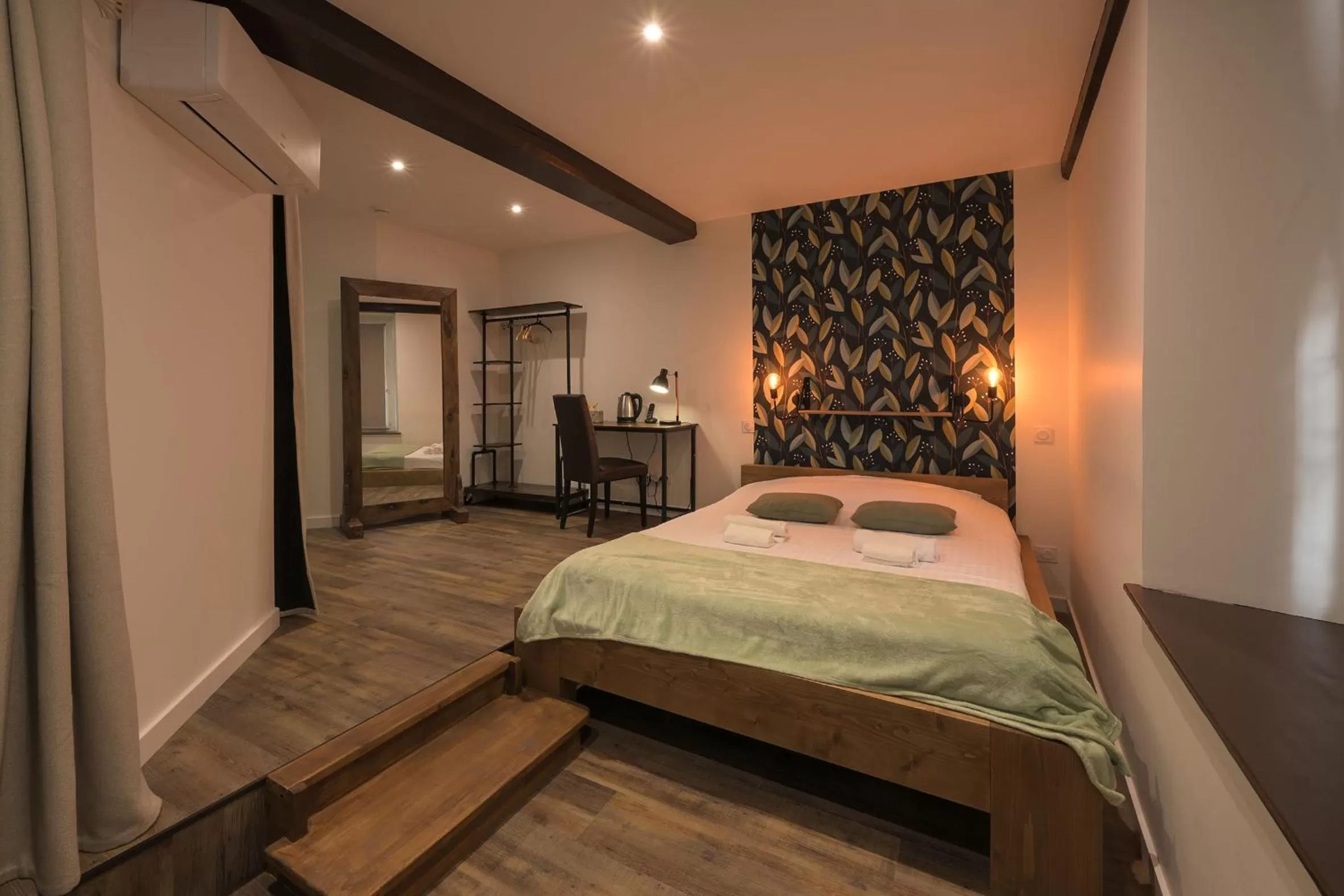 Bed in Hotel De La Croisée