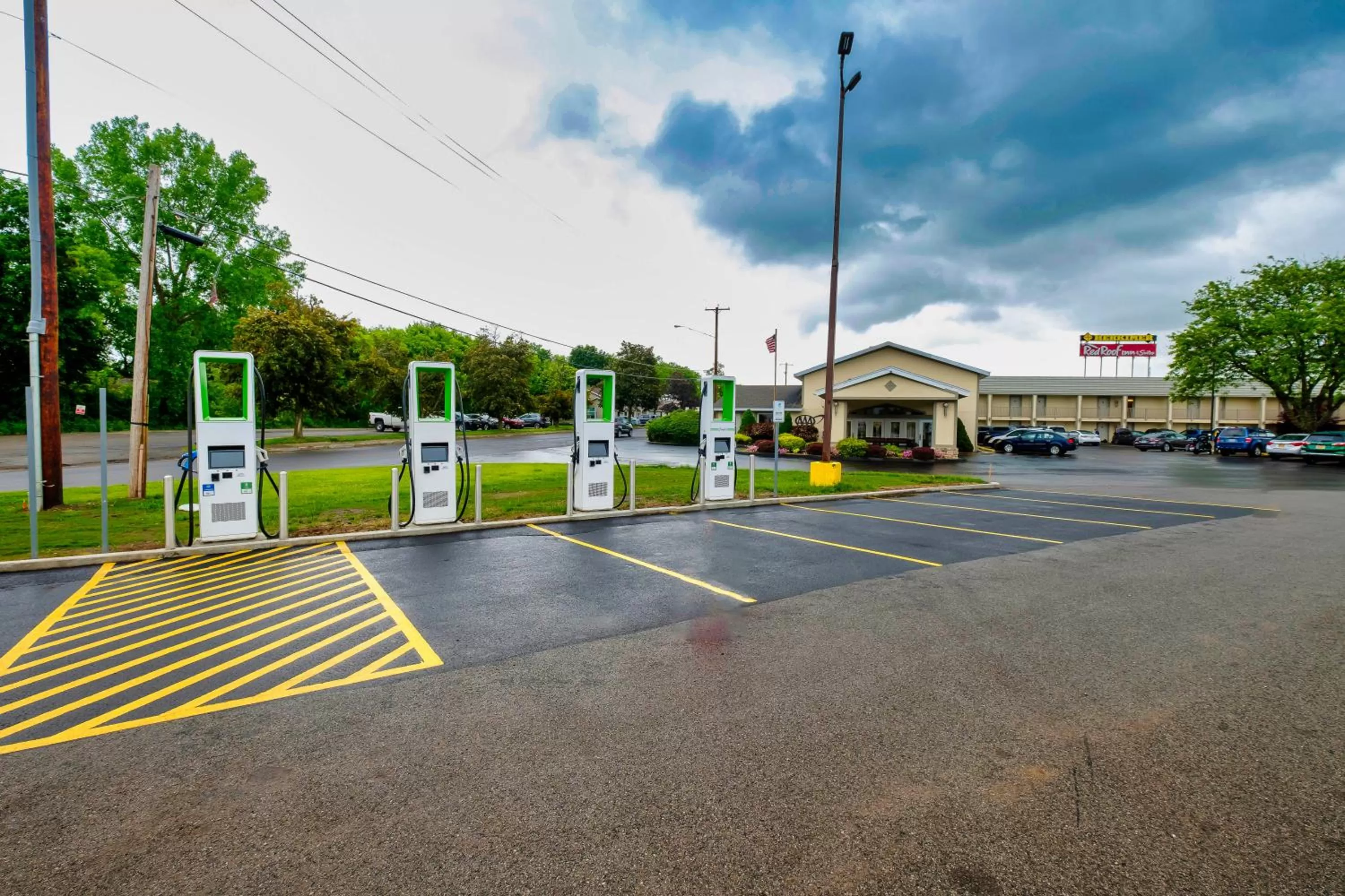 Property building in Red Roof Inn and Suites Herkimer