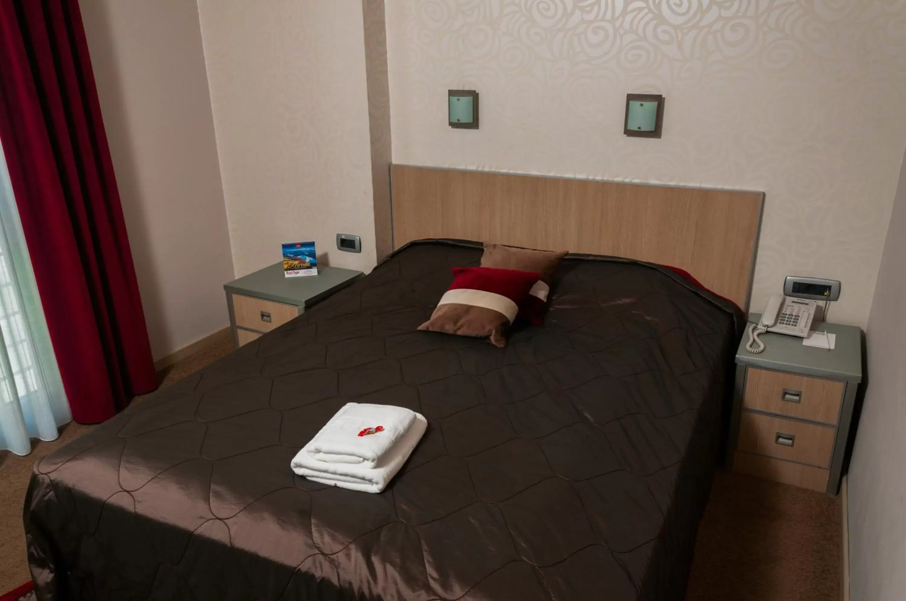 Bedroom, Bed in Garni Hotel Vigor - EV station