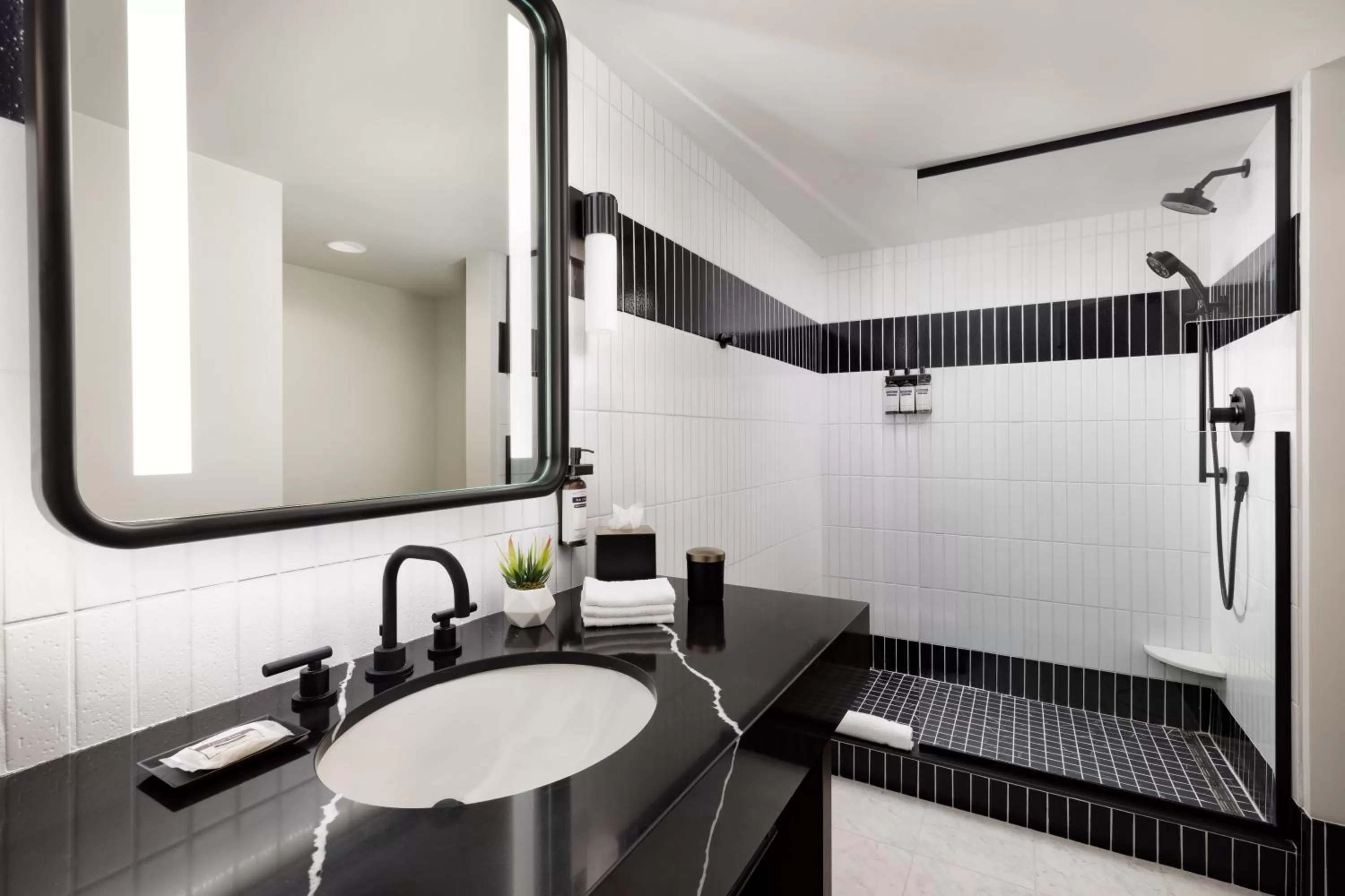 Bathroom in Hyatt Regency San Francisco Downtown SOMA