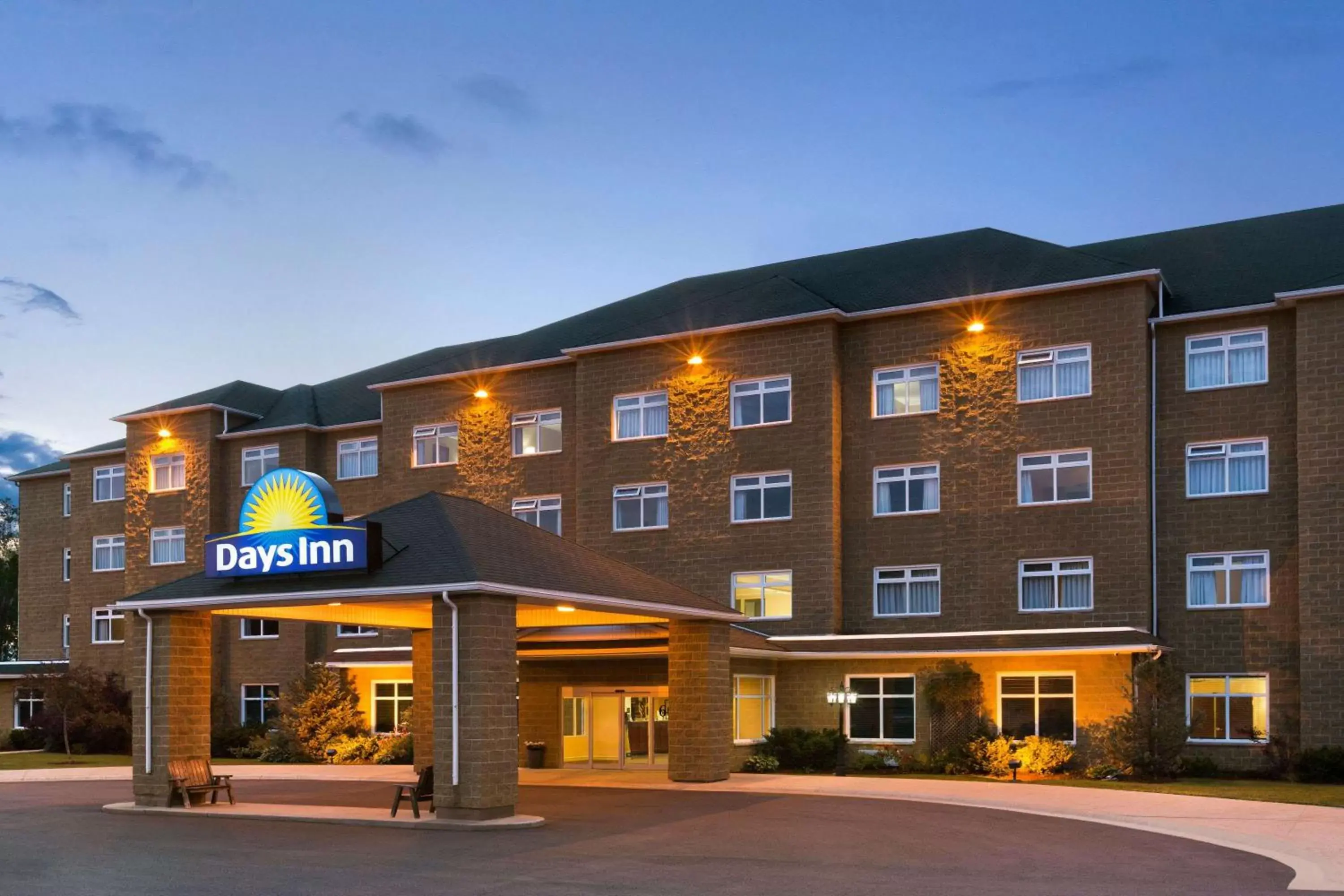 Property building in Days Inn by Wyndham Oromocto Conference Centre Property building in Days Inn by Wyndham Oromocto Conference Centre