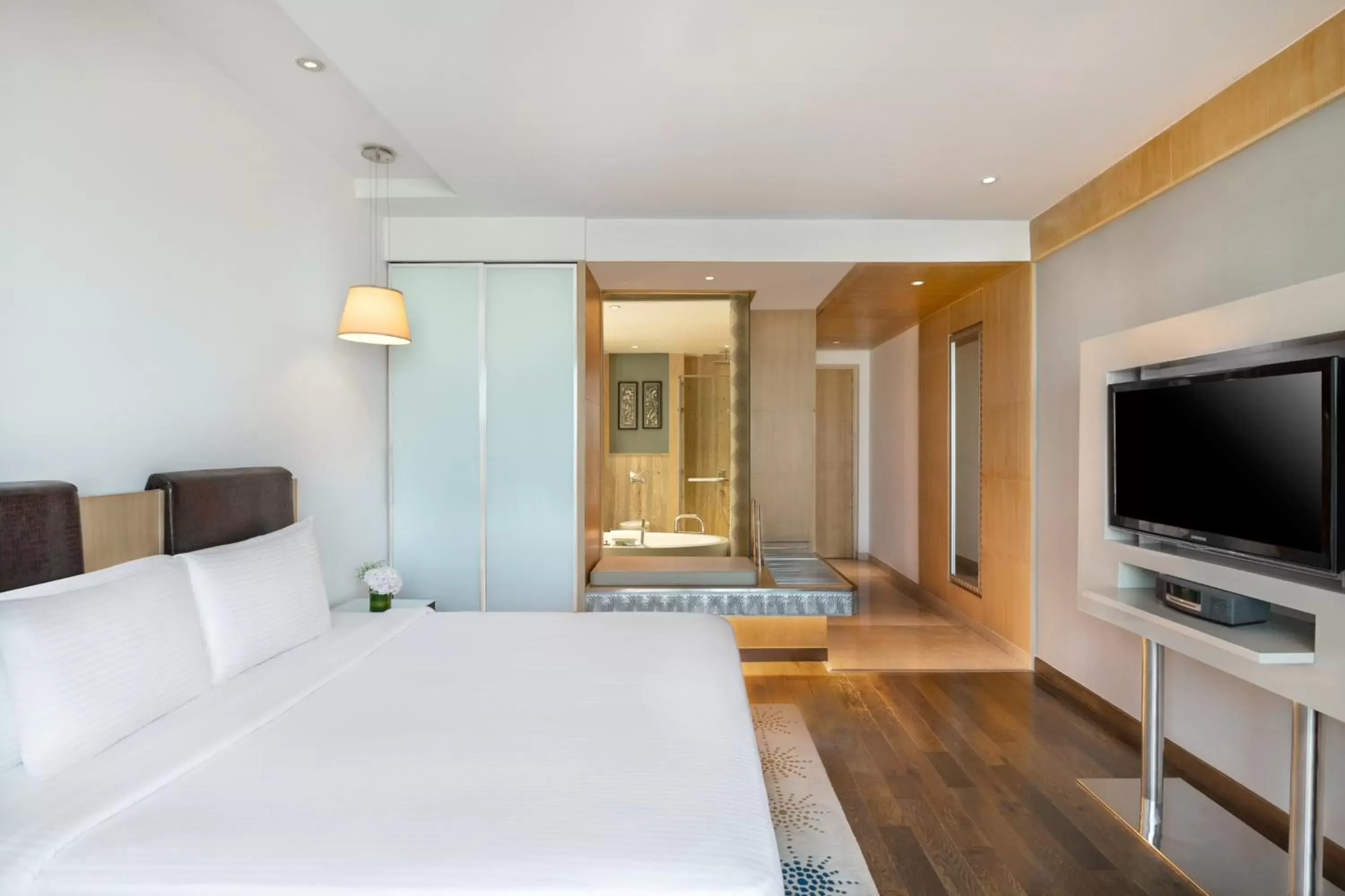 Bedroom, Bed in Crowne Plaza Greater Noida, an IHG Hotel