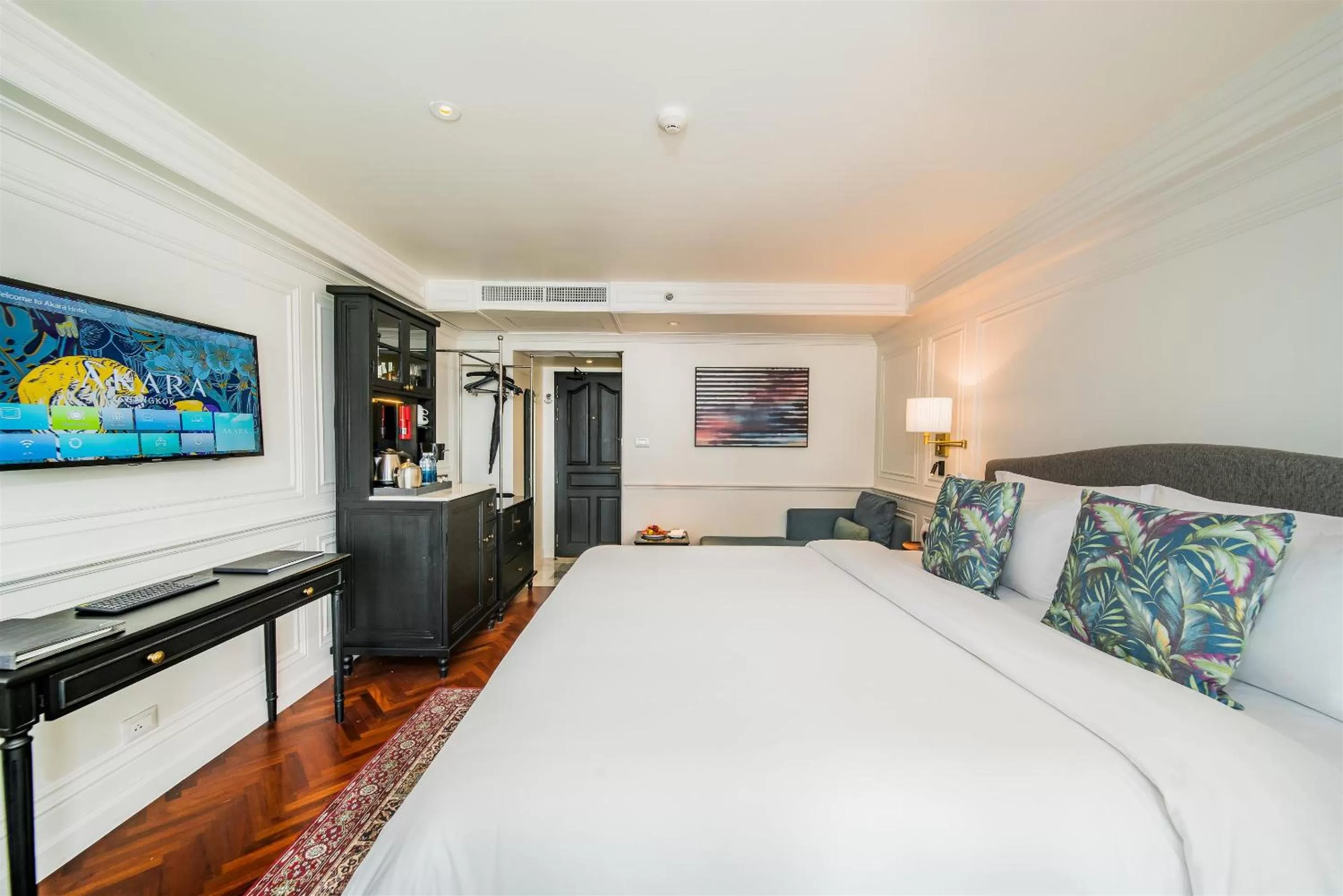 Bedroom, Bed in Akara Hotel