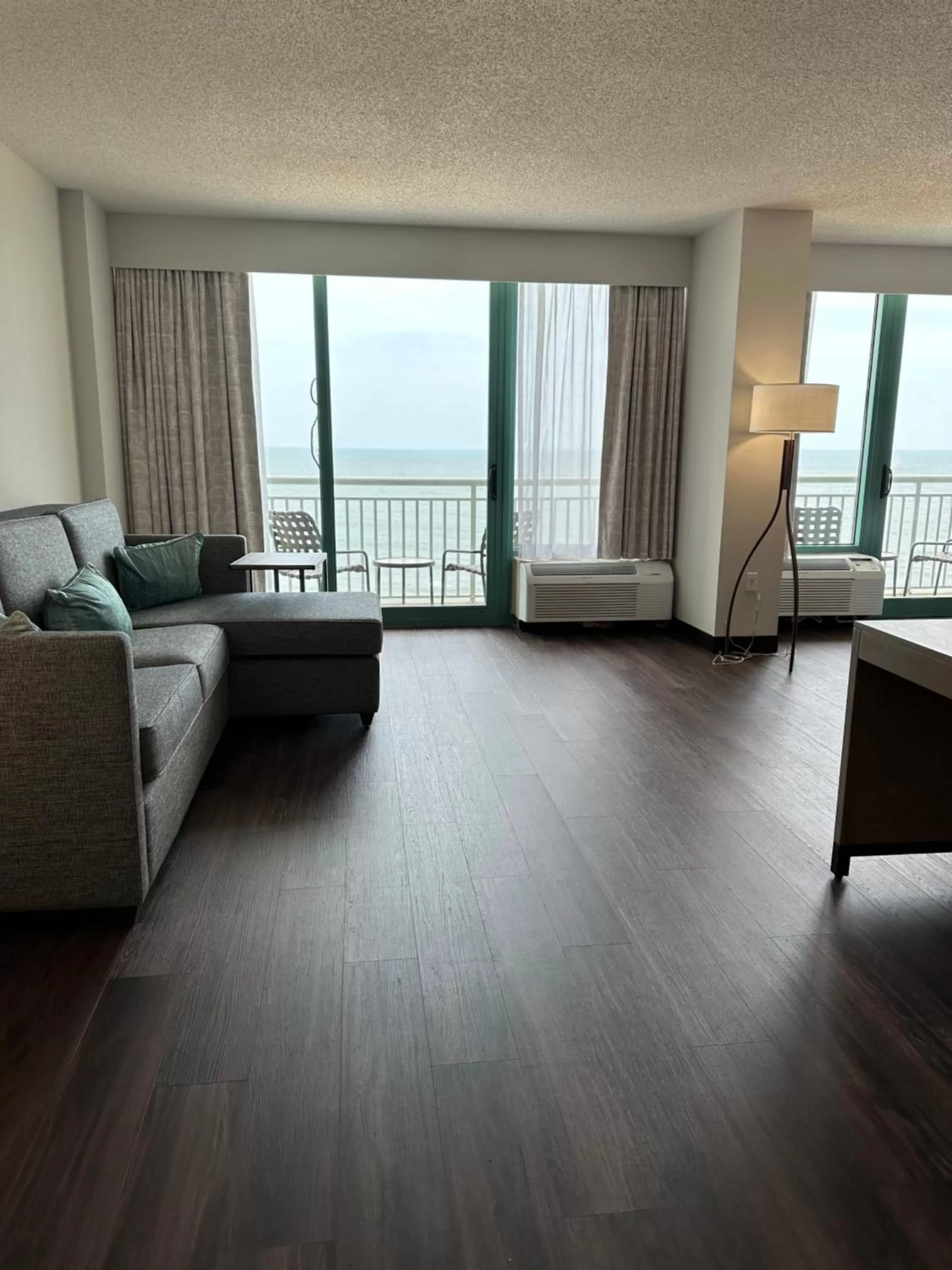 View (from property/room), Bed in Hampton Inn Virginia Beach-Oceanfront South