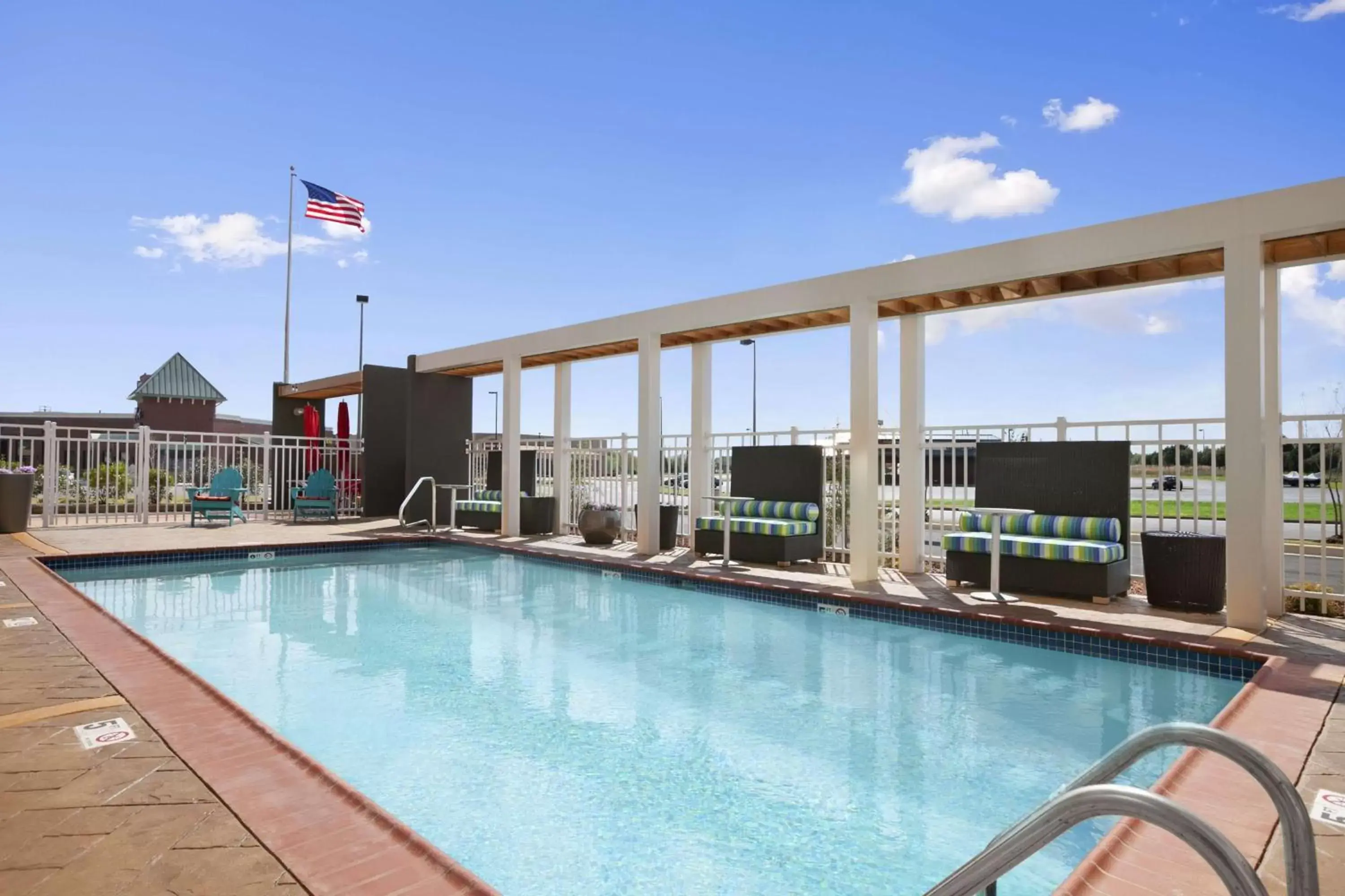 Pool view, Swimming Pool in Home2 Suites by Hilton - Oxford