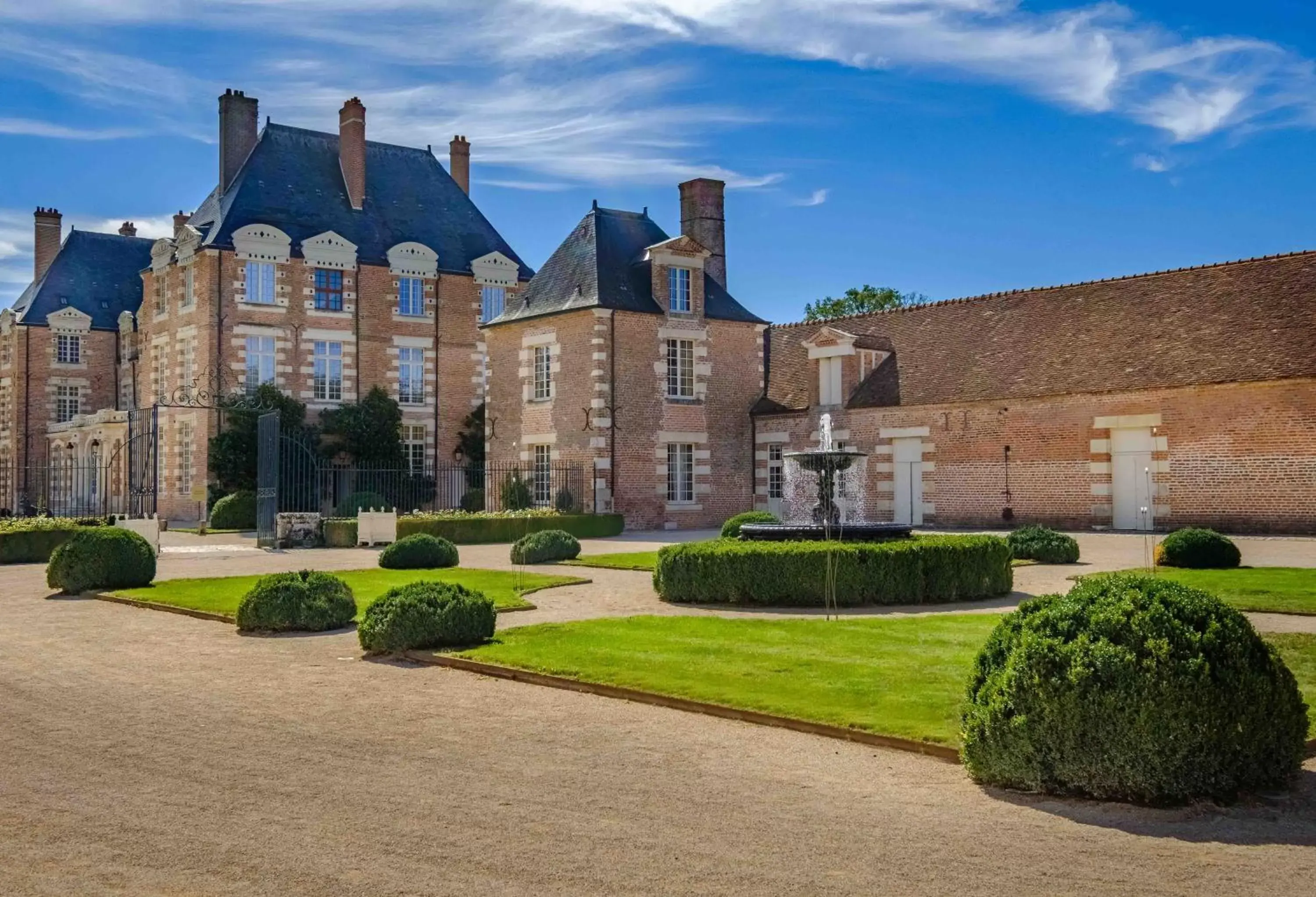 Property Building in La Borde en Sologne Château & Spa