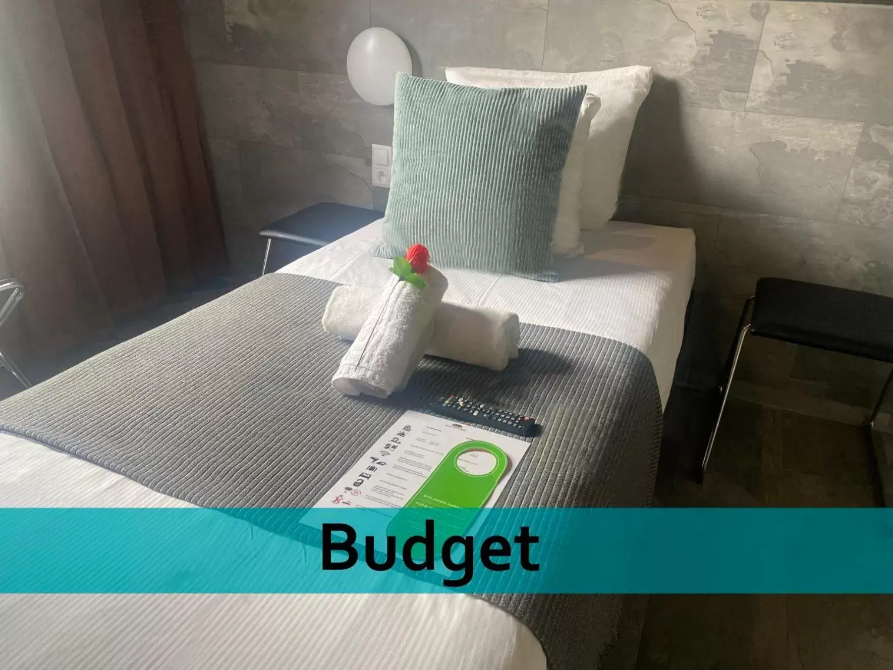 Budget Single Room in Grand Hotel Central Budget Single Room in Grand Hotel Central