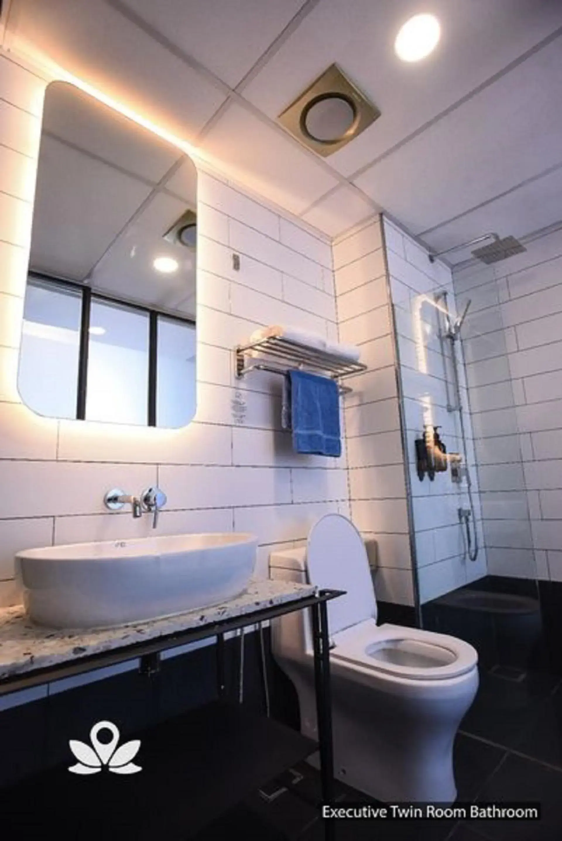 Bathroom in Ceria Hotel