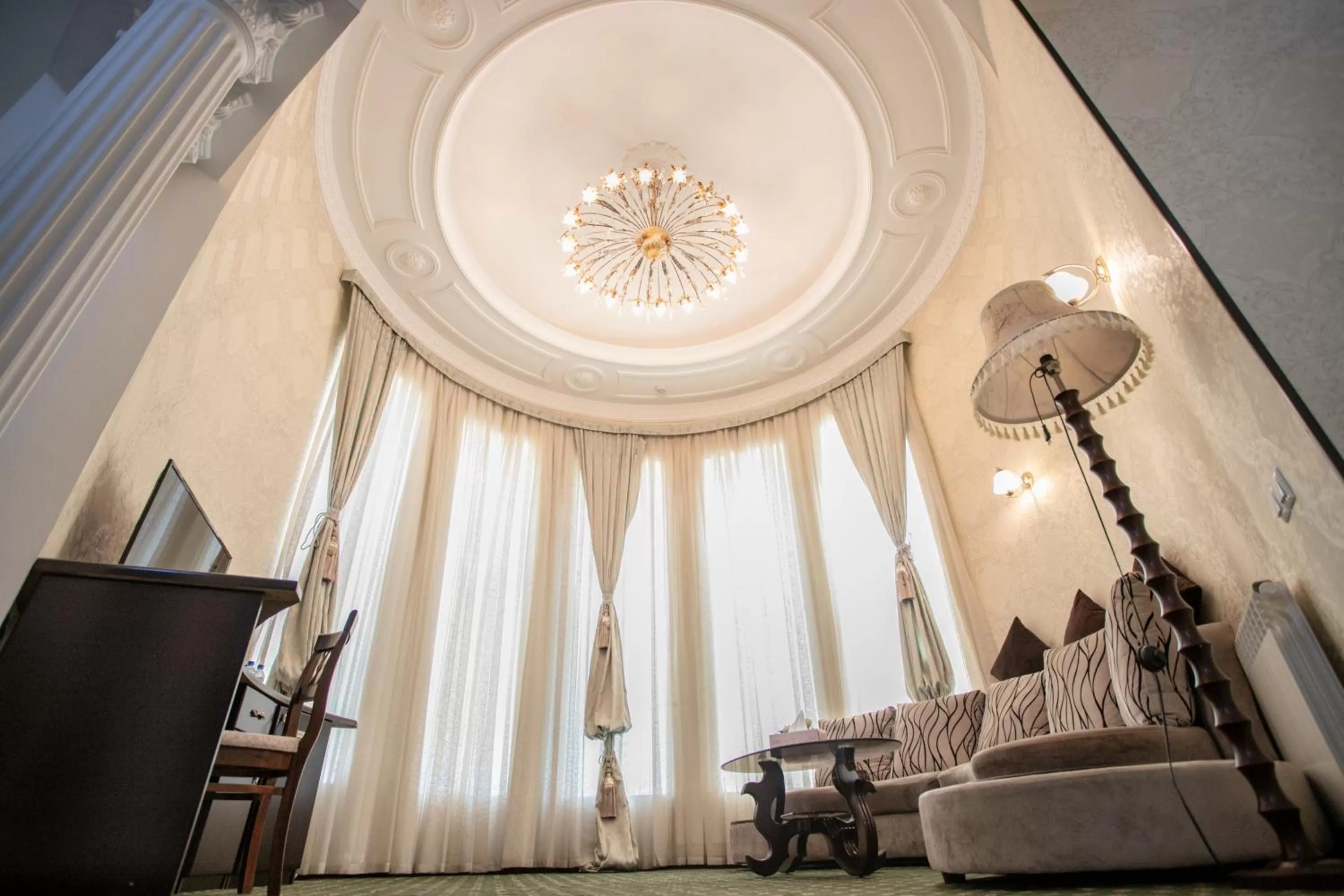 Living room in Gloria Hotel