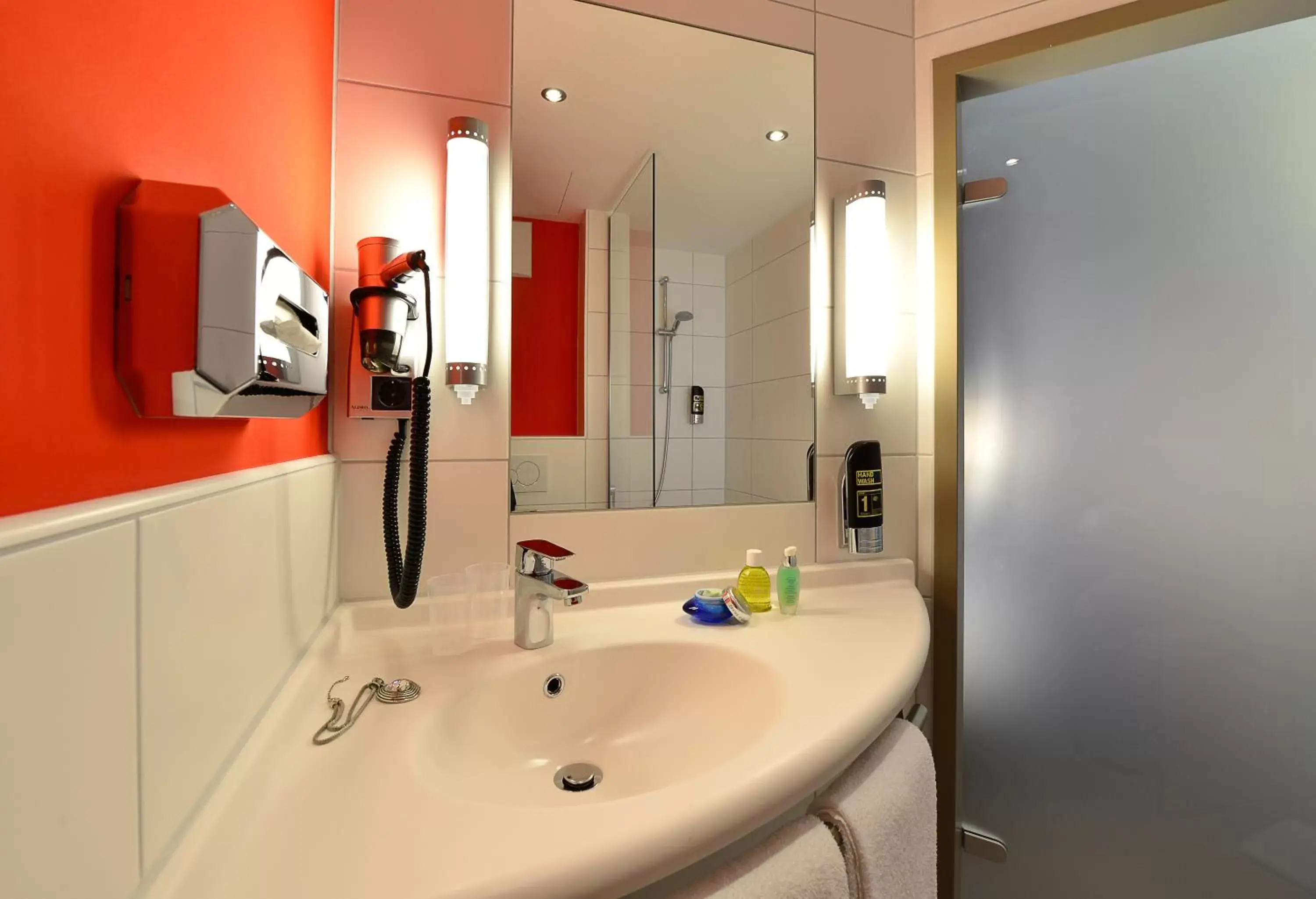 Bathroom in Ibis Muenchen City Ost